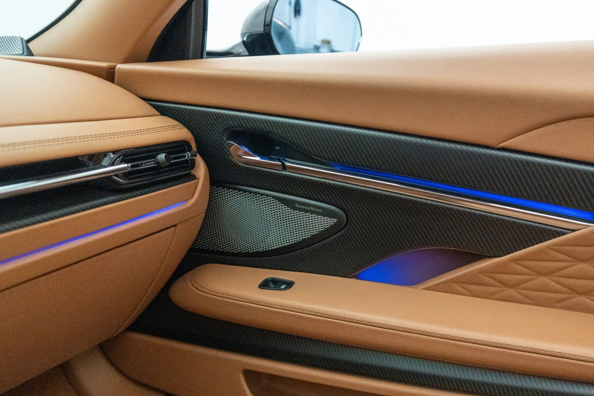 mph031_3810797571_Used_2024_Aston_Martin_DB_12_Volante_Low_Miles_86_K_in_Options_Gorgeous_Color_Combination_1774375825_e6aaa7e31e