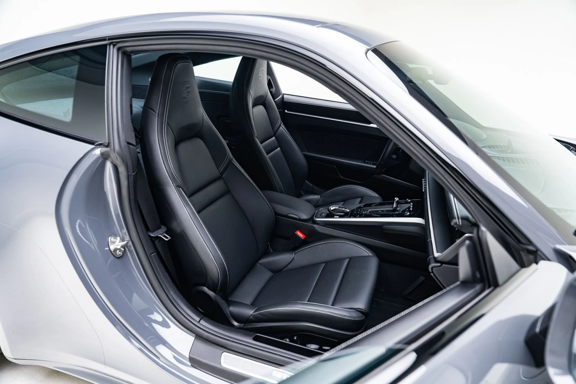 mph031_3824491687_Used_2025_Porsche_911_Carrera_S_1767146950_5deeea79a2