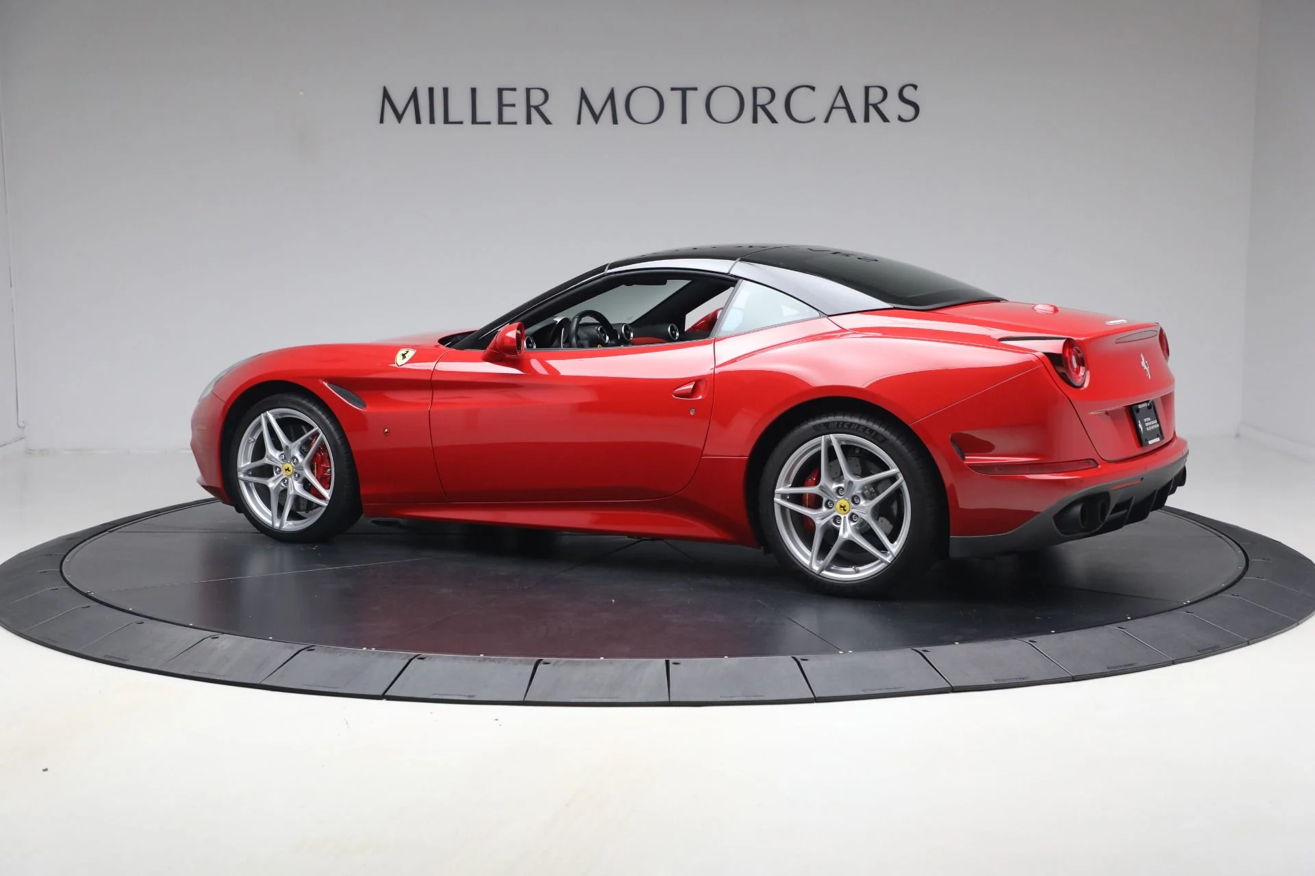 mph031_3824726977_Used_2017_Ferrari_California_T_1787347331_37fceaf5cd