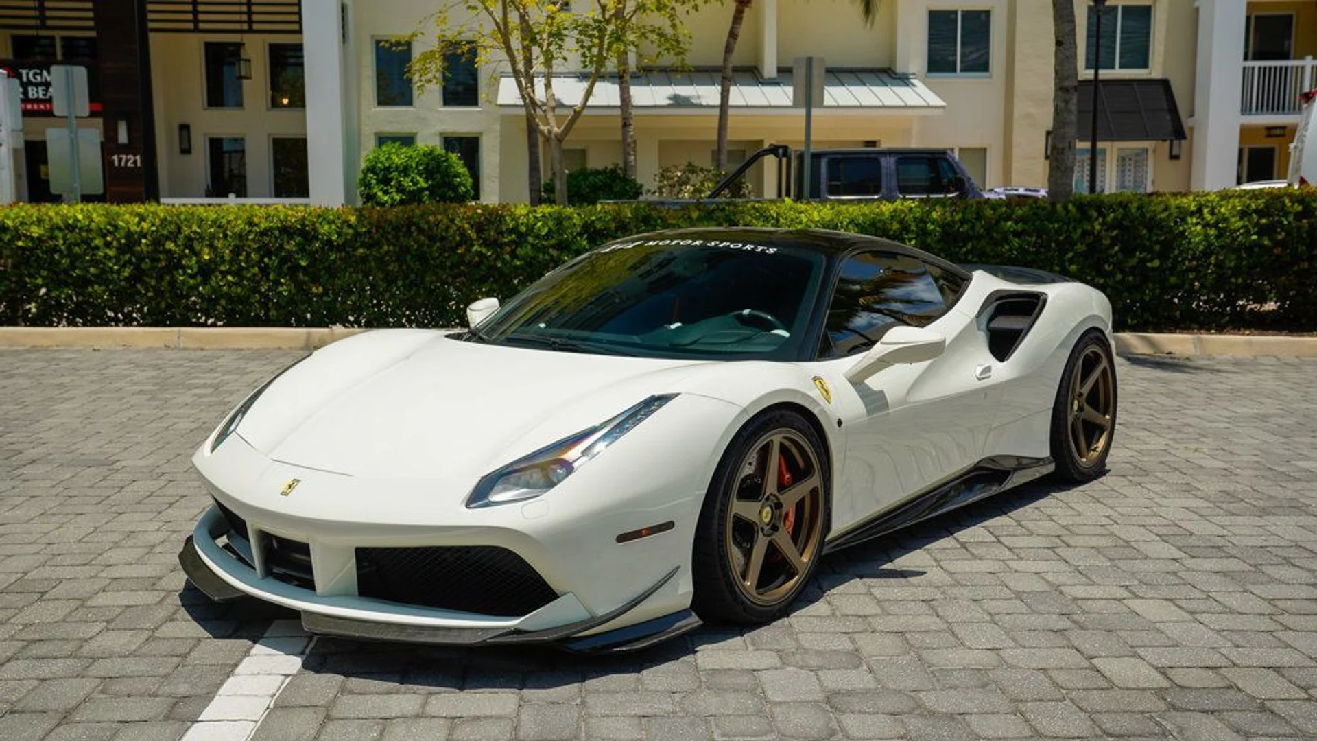 mph031_3826251967_used_2016_ferrari_488_gtb_2drcoupe_14354_22869342_32_1024_d13325683b