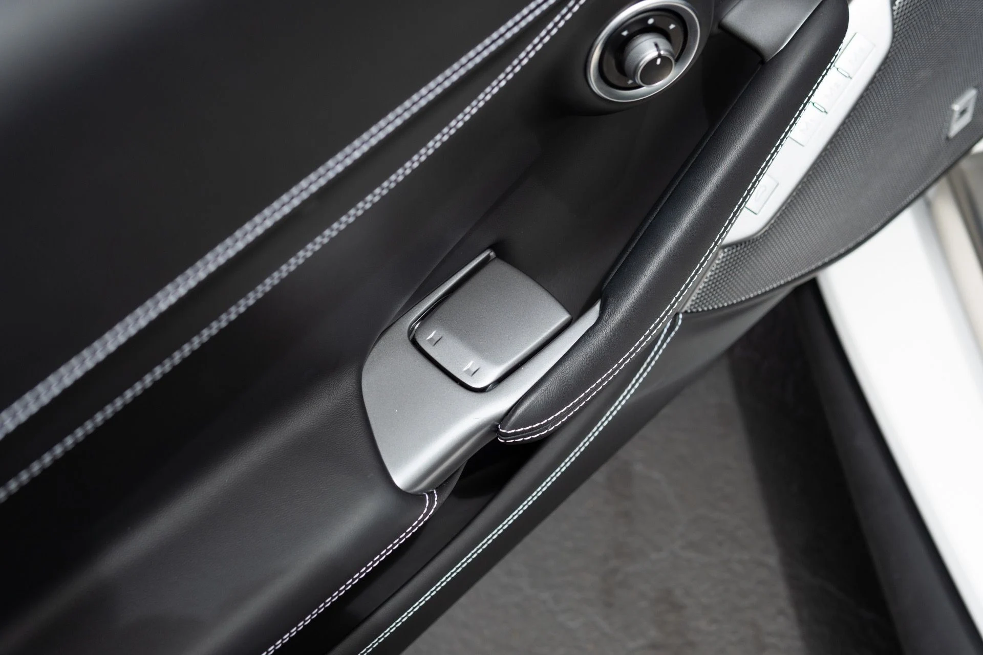 mph031_383630809_Used_2023_Ferrari_Portofino_M_1775657761_acf5c66f7b