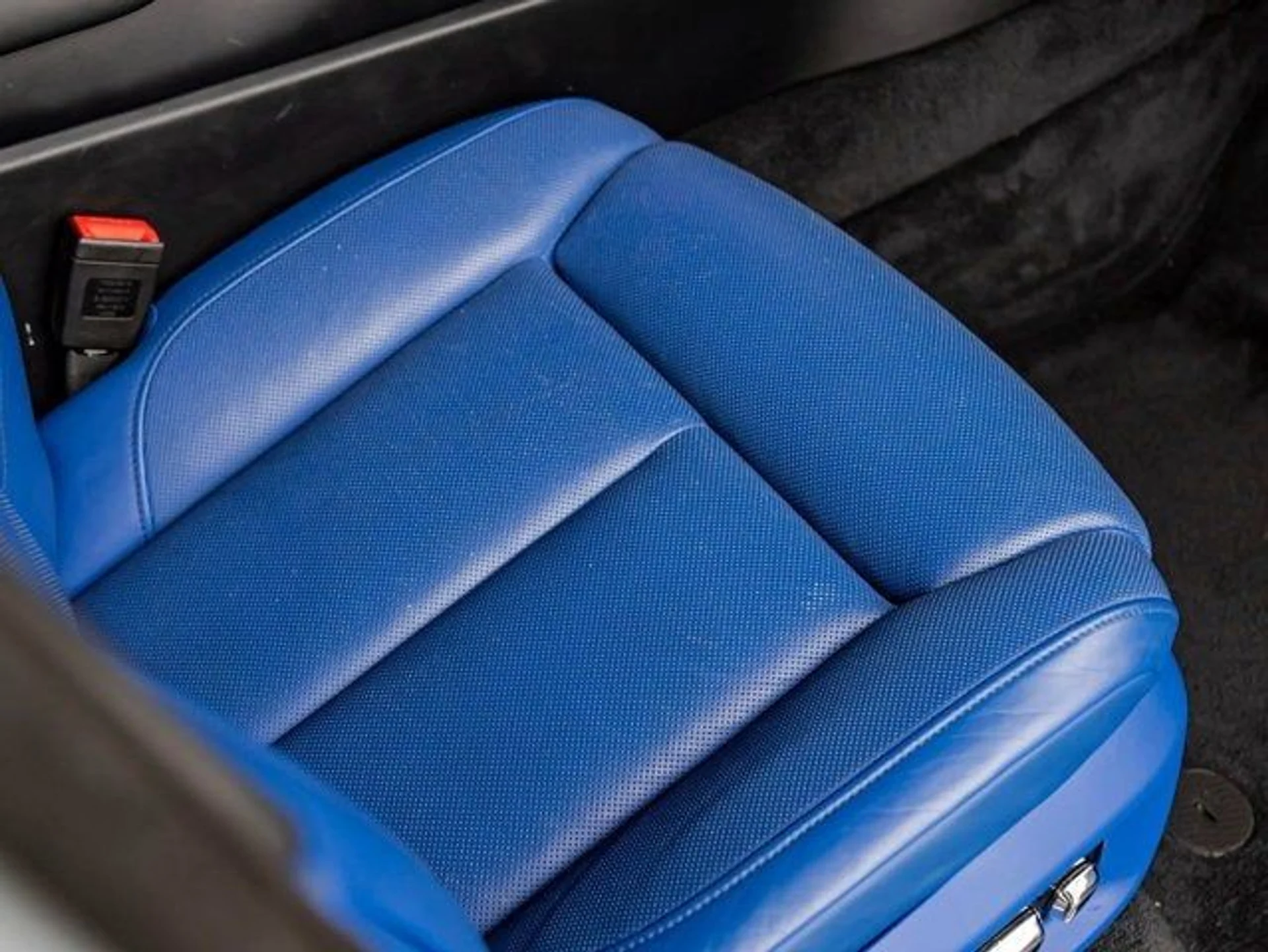 mph031_383694341_32_23440565cf