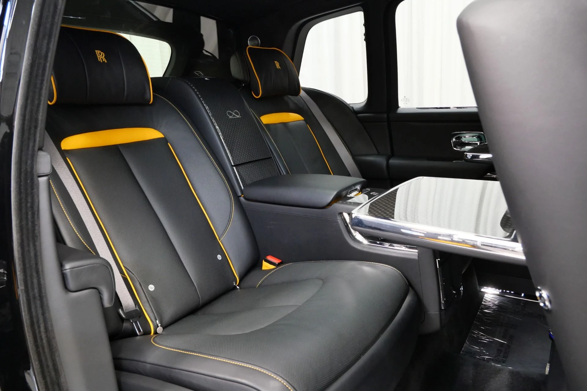 mph031_3840050655_Used_2023_Rolls_Royce_Cullinan_Black_Badge_Rear_Seat_Entertainment_Bespoke_Audio_Panoramic_Roof_1785878493_2a712ef620