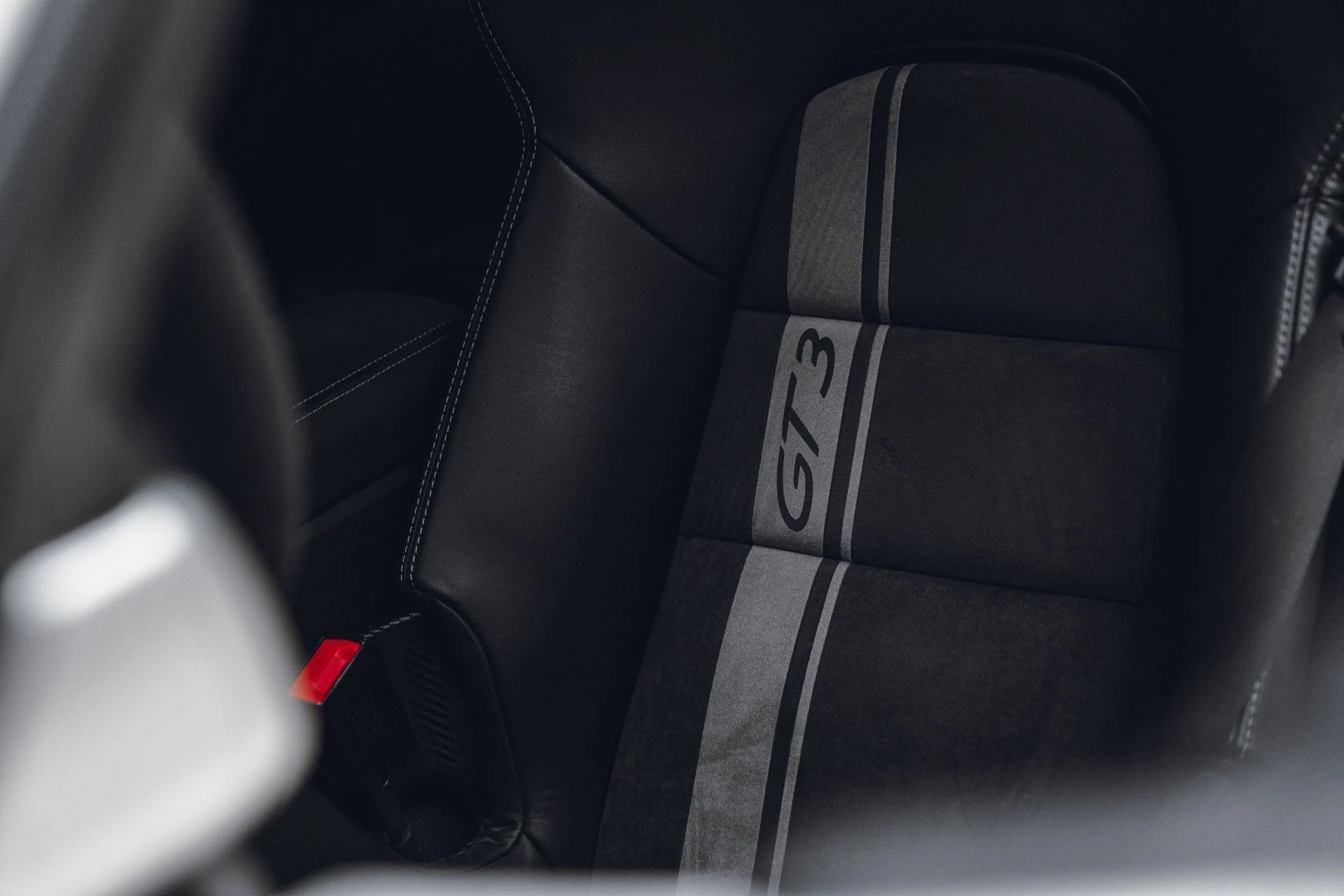 mph031_3842904831_Used_2018_Porsche_911_GT_3_1781890285_3f3134451b