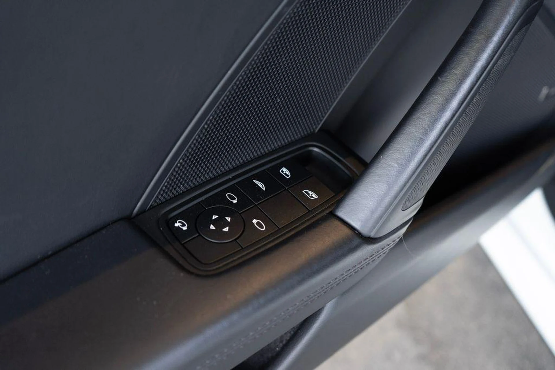 mph031_3846923427_Z_Py_NLDQB_Olw_Zv_Oh_Y2_Zkt_Ll_Yv2ss_c05a54aaac