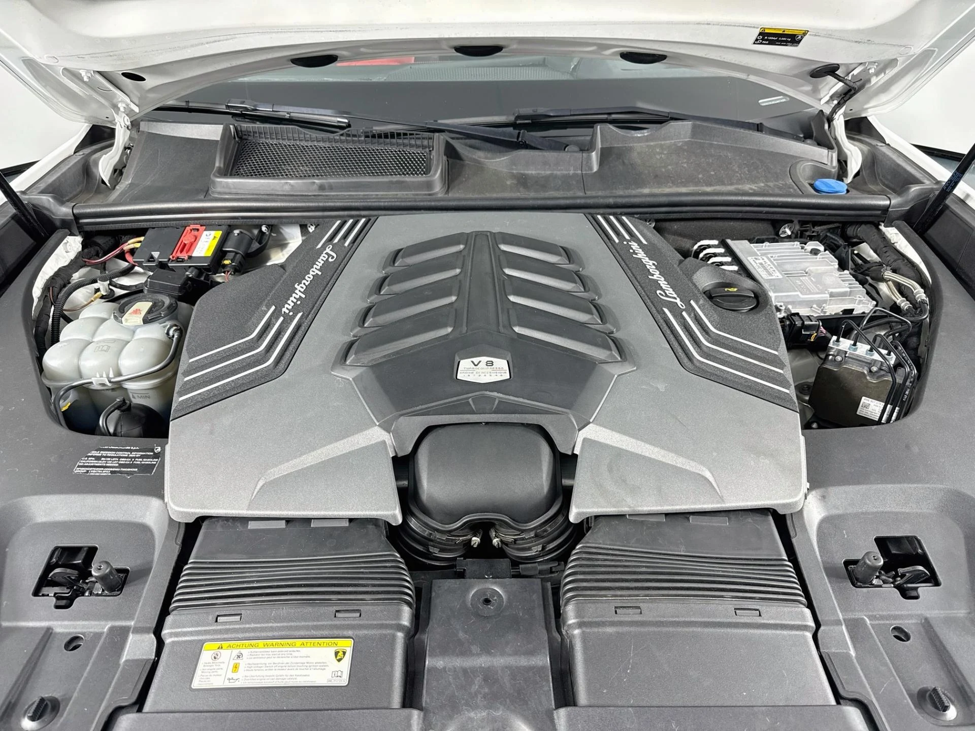 mph031_3847572918_Used_2020_Lamborghini_Urus_1788550616_7fa9e559f1