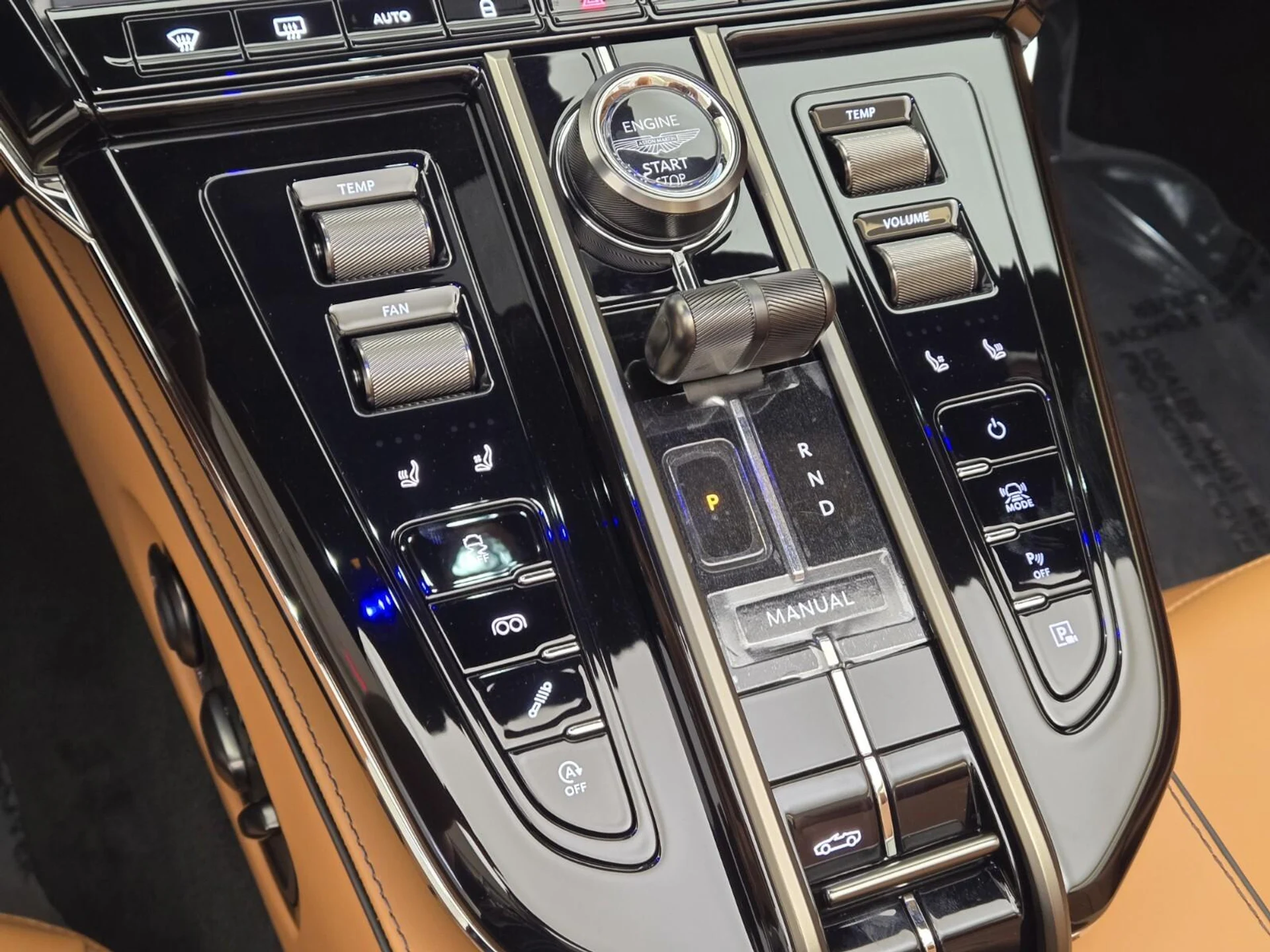 mph031_3852474263_New_2026_Aston_Martin_Vantage_S_1776403031_0715a4fe57