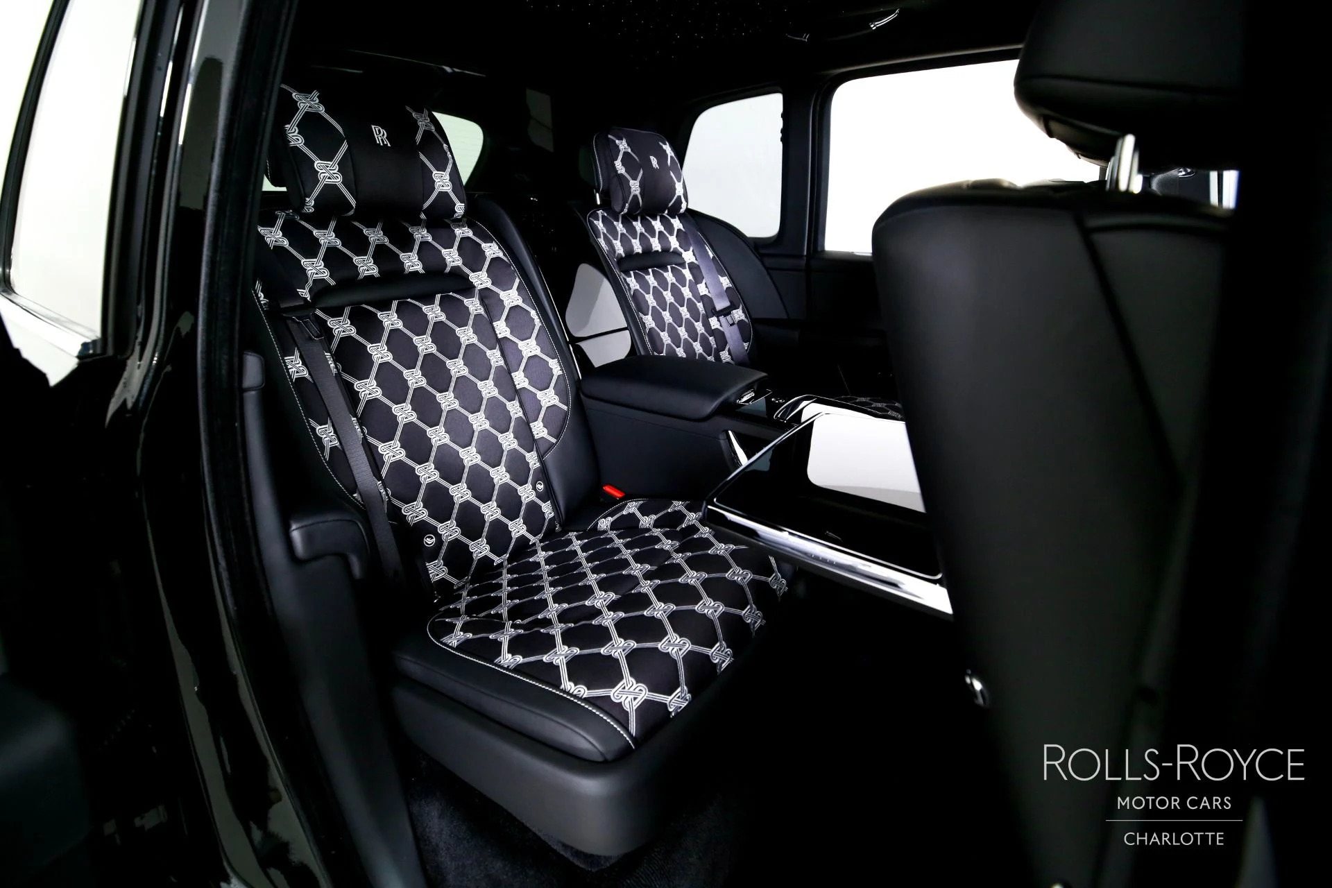 mph031_3855048314_Used_2026_Rolls_Royce_Cullinan_1765392948_2bd055e860