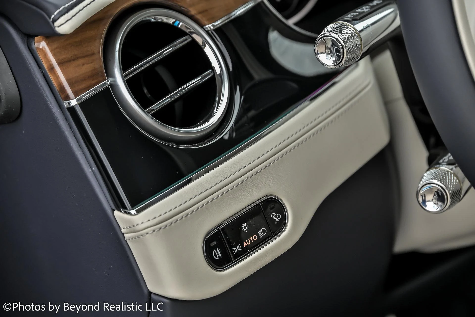 mph031_3859040081_Used_2024_Bentley_Continental_GT_Azure_Convertible_1761724800_44cc29f714