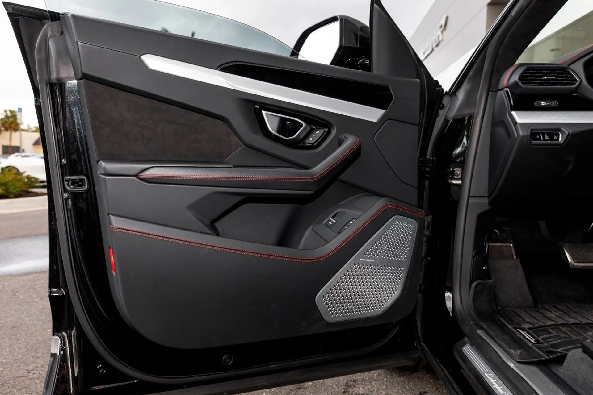 mph031_3866230812_624_p32_l_ee973aa992