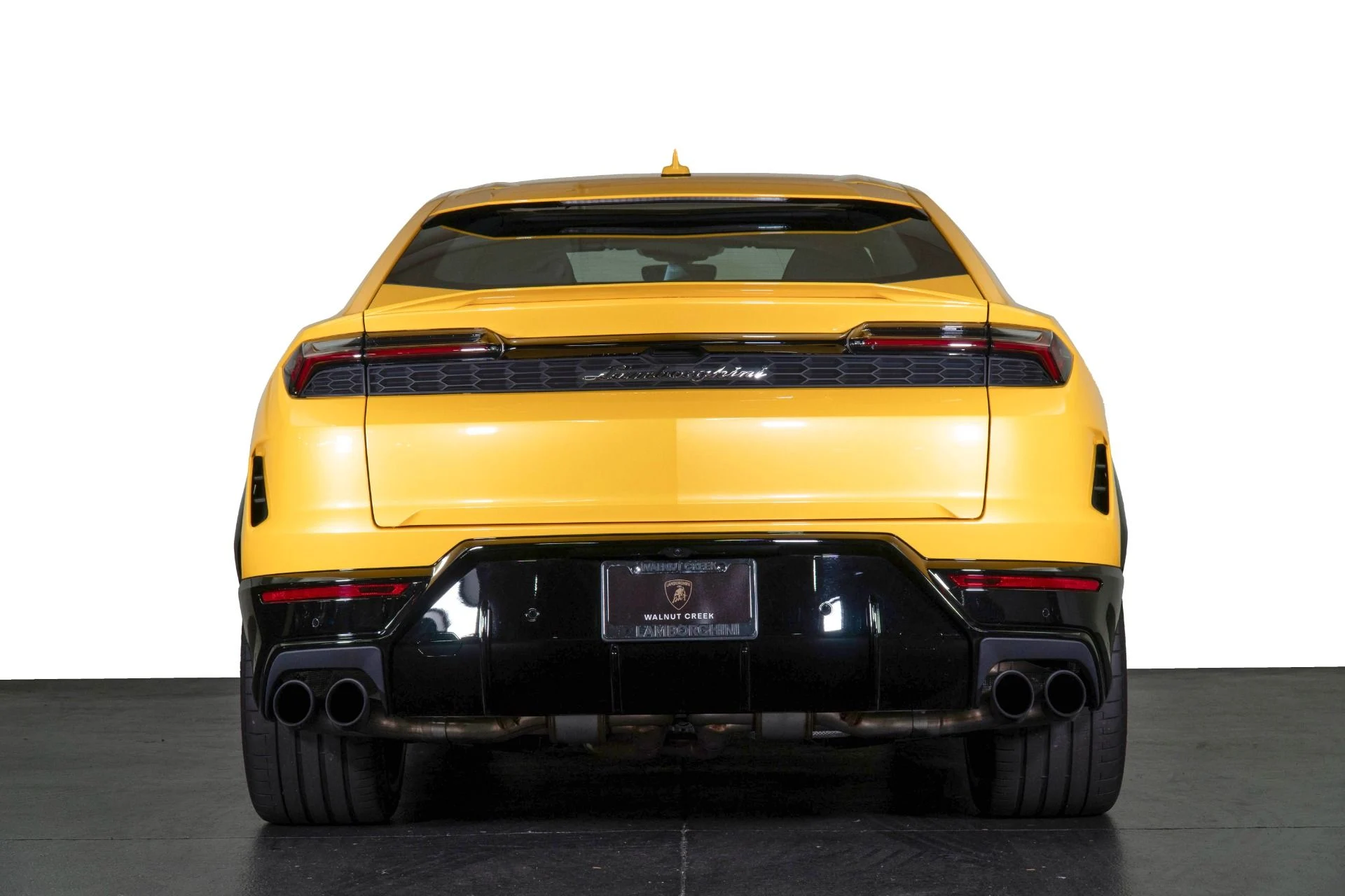 mph031_3869460490_Used_2025_Lamborghini_Urus_SE_1777525057_5df39cbff9