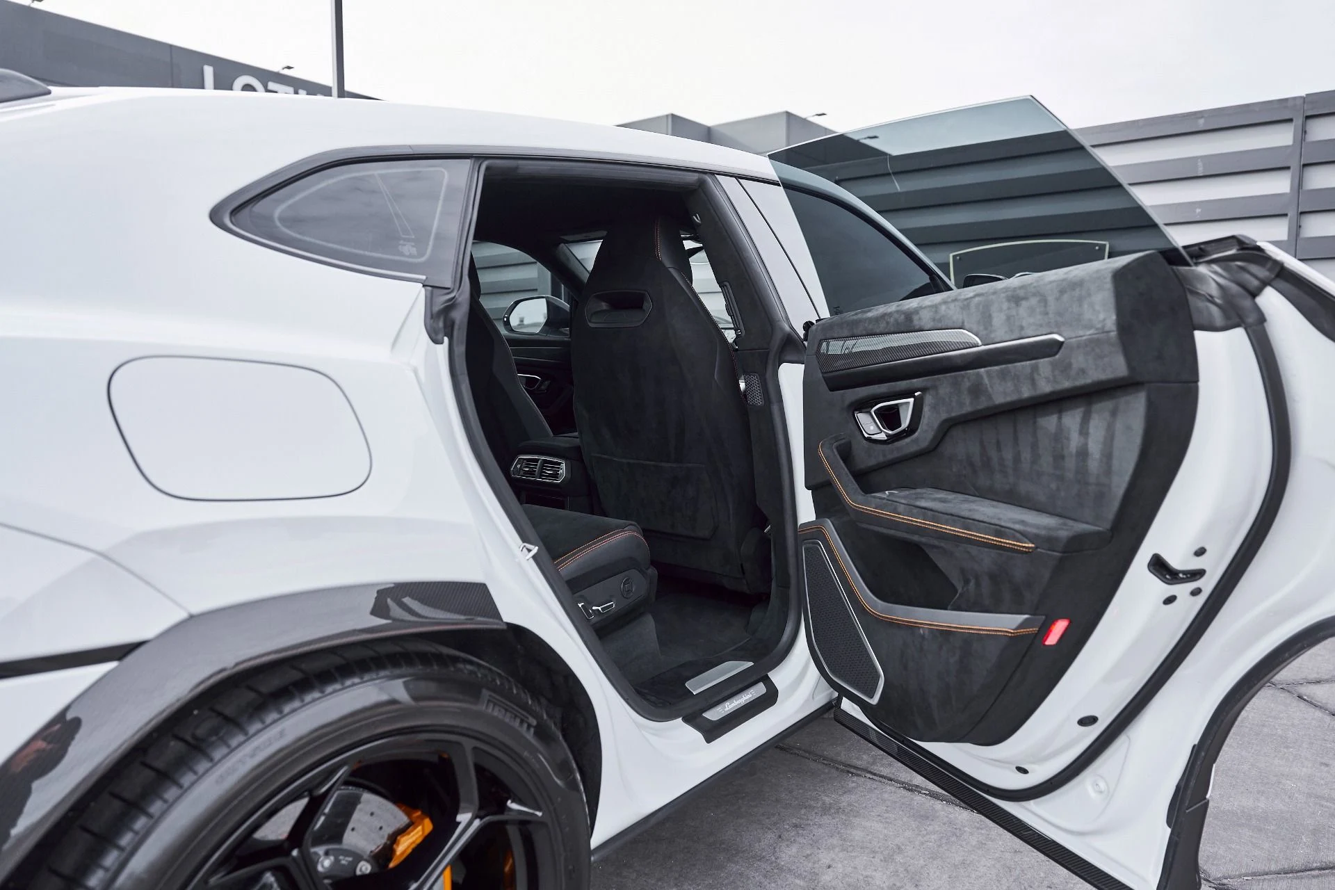 mph031_3871176265_Used_2024_Lamborghini_Urus_Performante_1768001127_f27563ec23