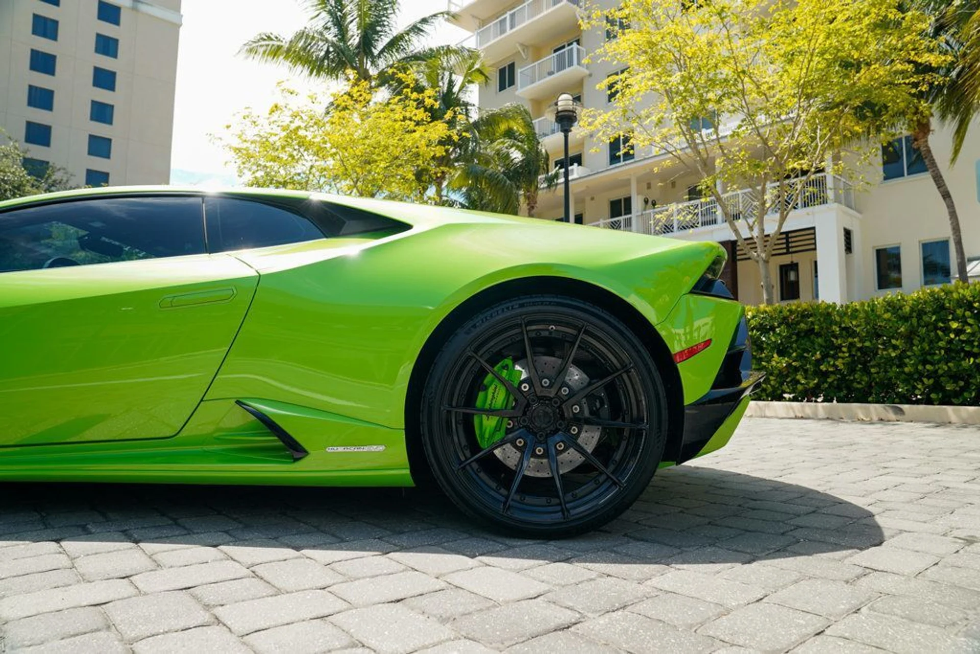 mph031_3899416788_used_2020_lamborghini_huracan_evo_coupeawd_14354_22890839_32_1024_6527985593