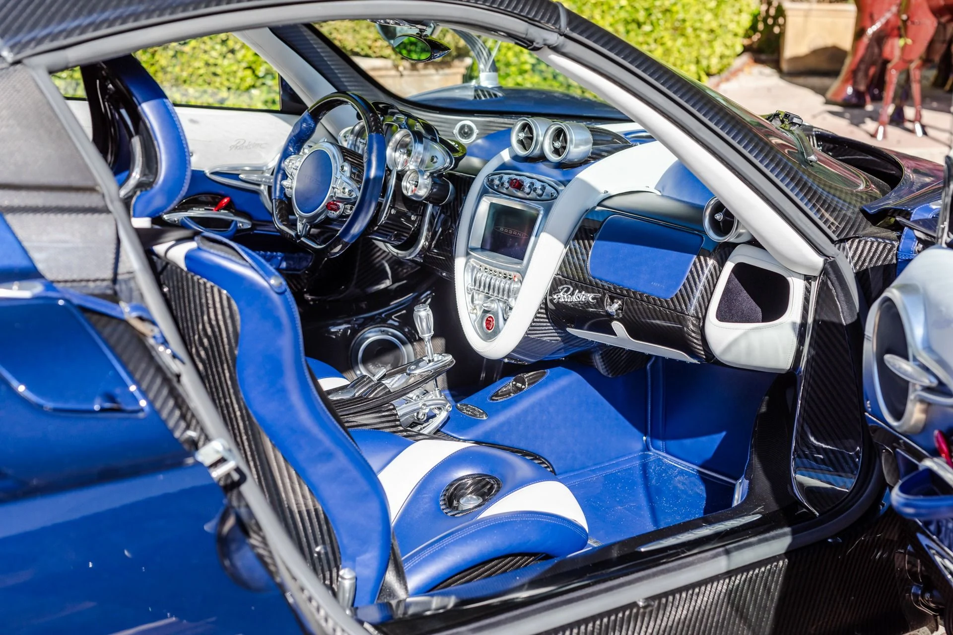 mph031_390509932_Used_2017_Pagani_Huayra_Roadster_1732746442_c8aed7c3d0