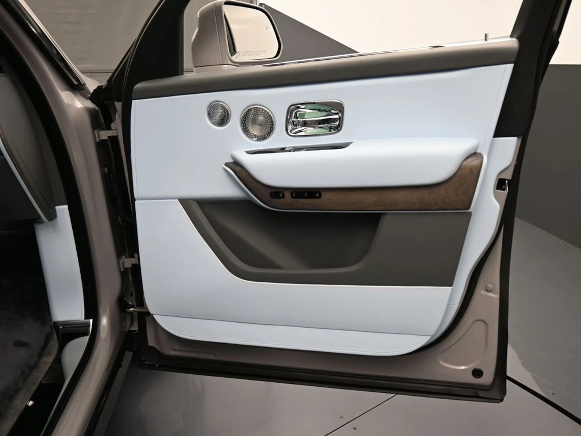 mph031_3905146074_image_31_8ce77ce2bf