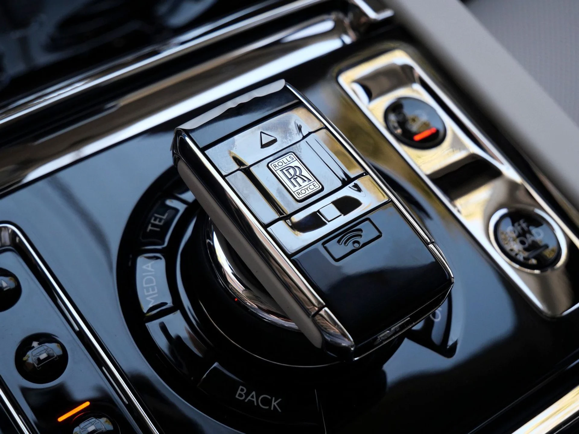 mph031_3906128856_fce862bff6608b116f0075938b3aa856x_edfb6c1f38