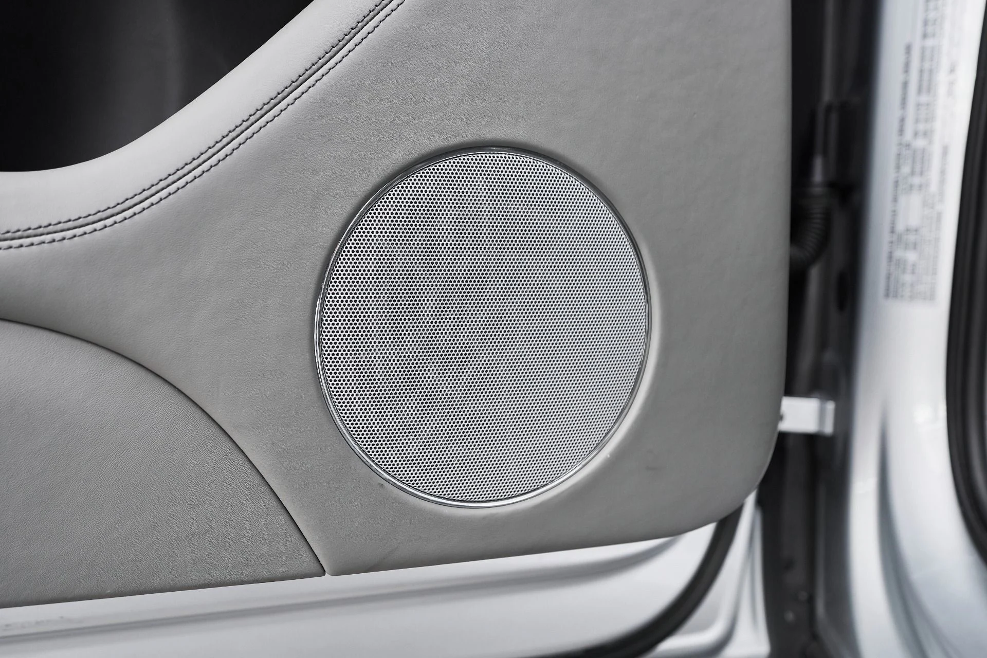 mph031_390750446_Used_2023_Bentley_Bentayga_EWB_Azure_1763502514_08dcdec1eb