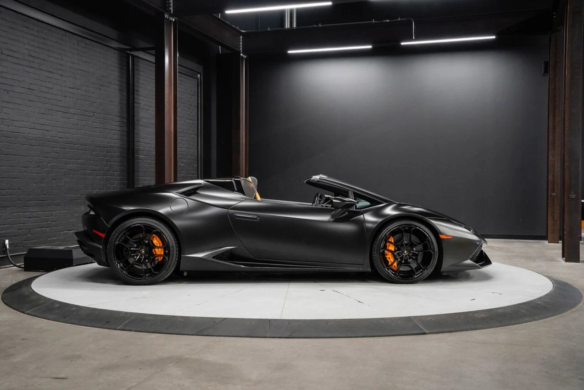 mph031_3912883291_lamborghini_huracan_2016_0c071b5aa3