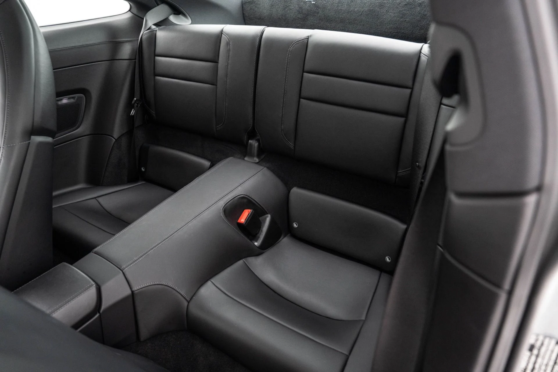 mph031_3920525555_Used_2024_Porsche_911_Carrera_1774628146_6c7b72d020