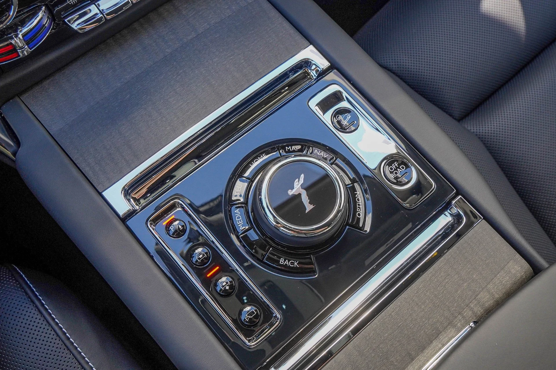 mph031_3922434321_Hi_Tech_Luxury_Imports_LLC_SLA_13_HA_06_TU_234902_image_31_2a2fed07b9