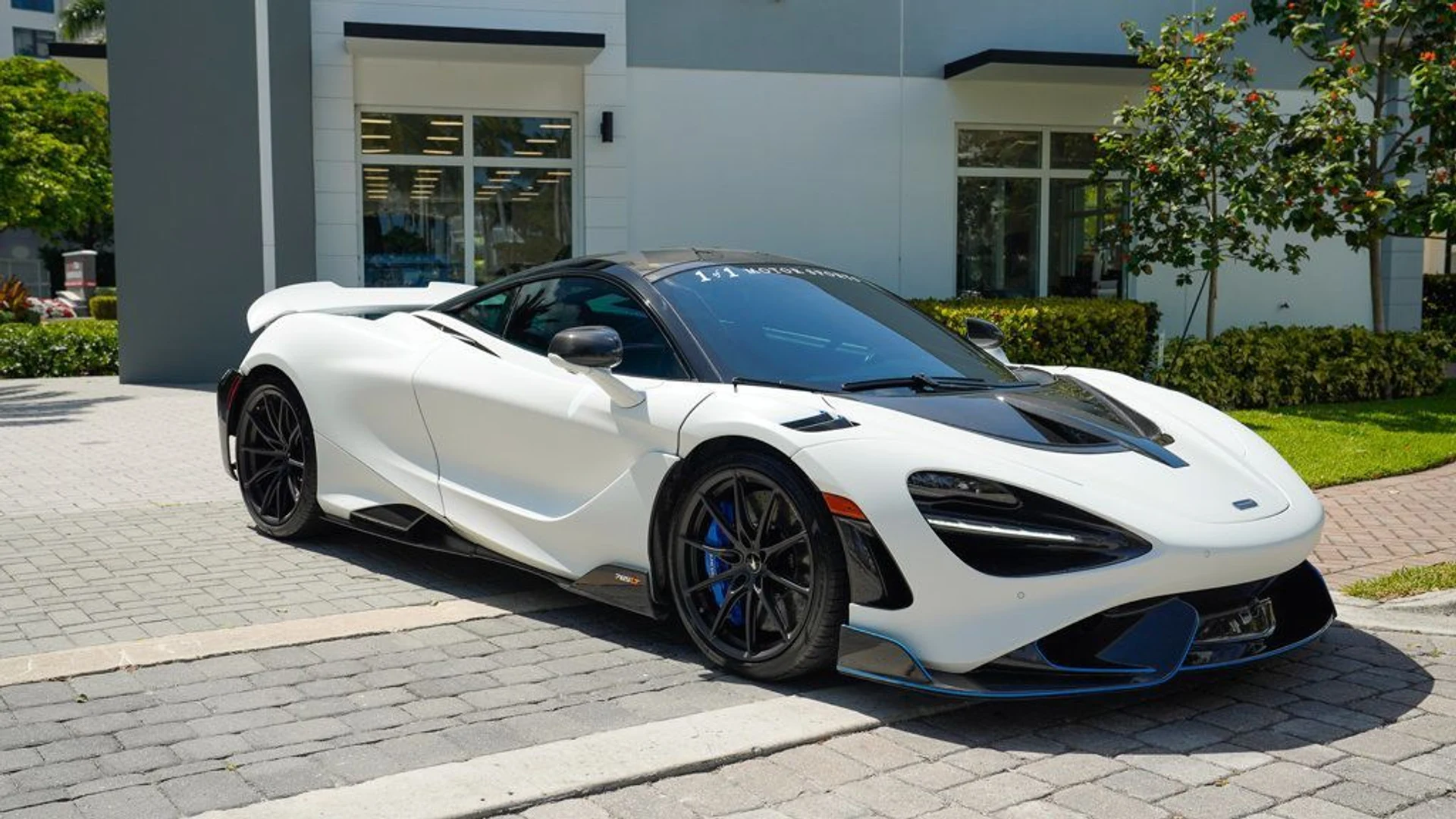 mph031_3923406953_used_2021_mclaren_765lt_coupe_14354_22828181_32_1024_bcf5ef182a