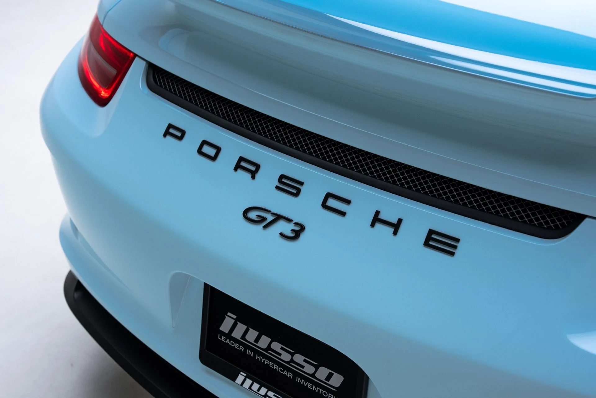 mph031_3923623945_Used_2015_Porsche_911_GT_3_1774894986_e683b323a4