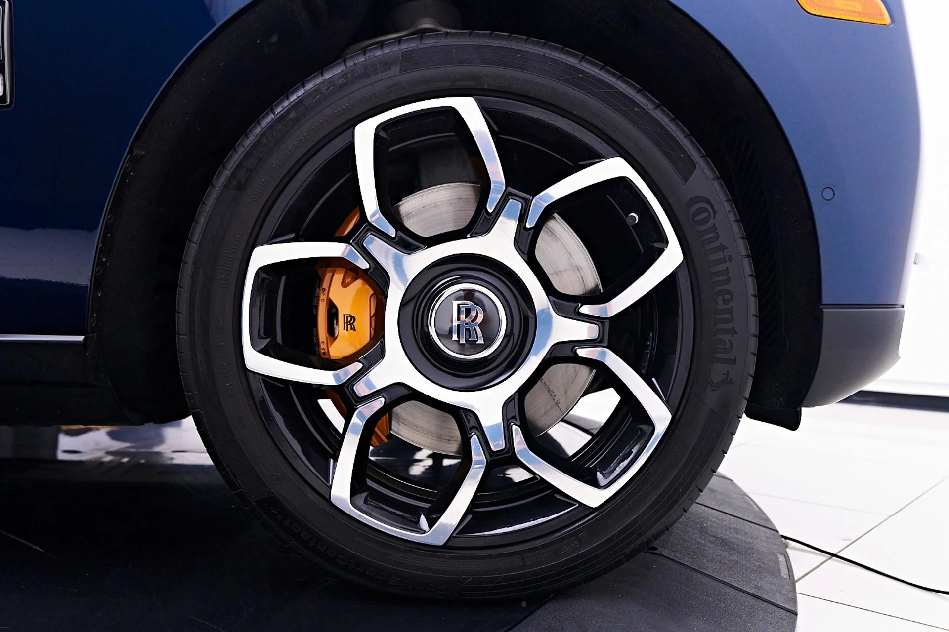 mph031_3939654827_Used_2023_Rolls_Royce_Cullinan_Black_Badge_1745029260_63f5f59b98