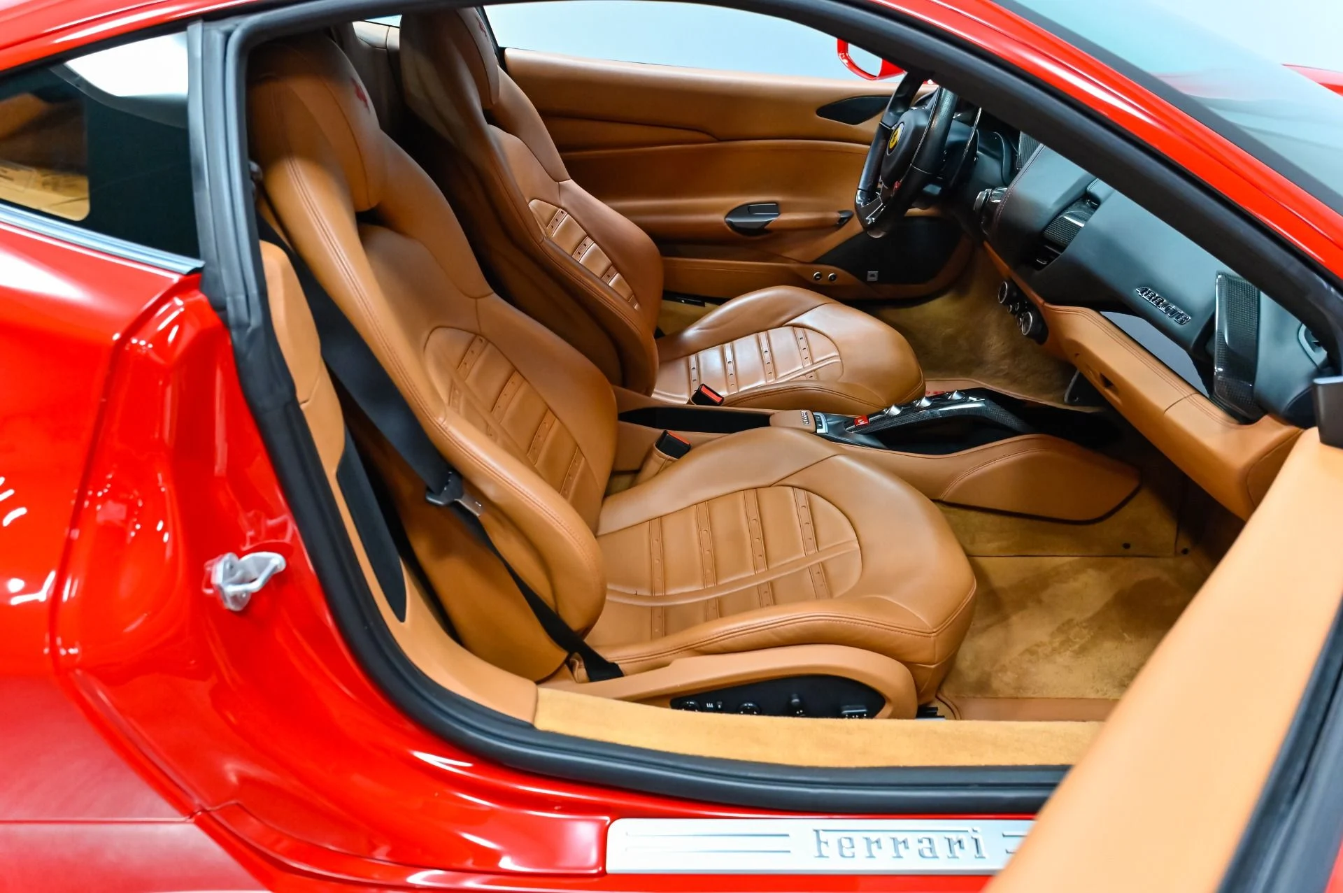 mph031_3946328277_Used_2018_Ferrari_488_GTB_Base_1788410889_7d9ba2ddb1