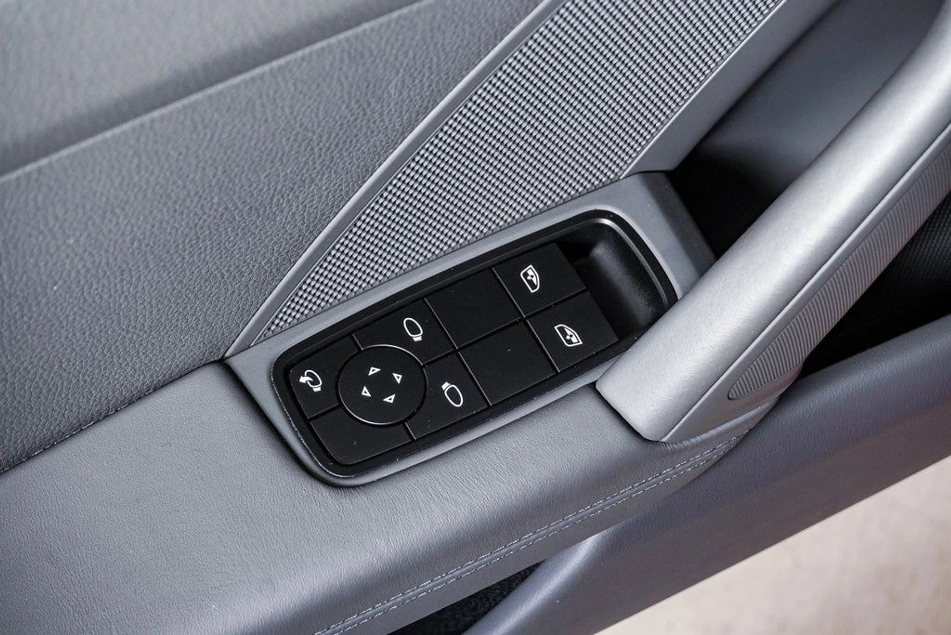 mph031_3956037349_cc88ec2f52c642cd3f14135efd1837b4x_4f2a4ab202