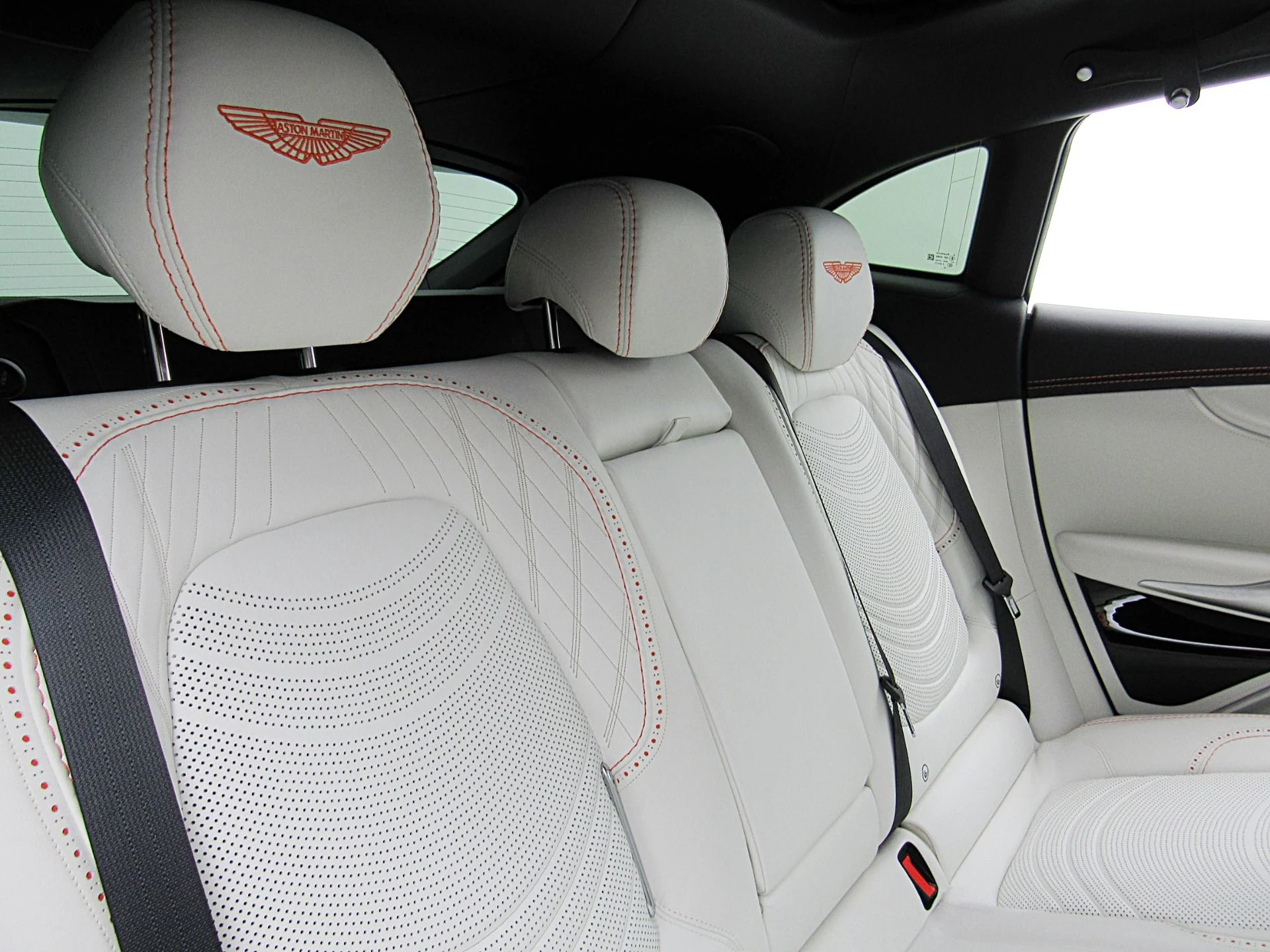 mph031_3957349912_Used_2023_Aston_Martin_DBX_707_6faed5b5ad