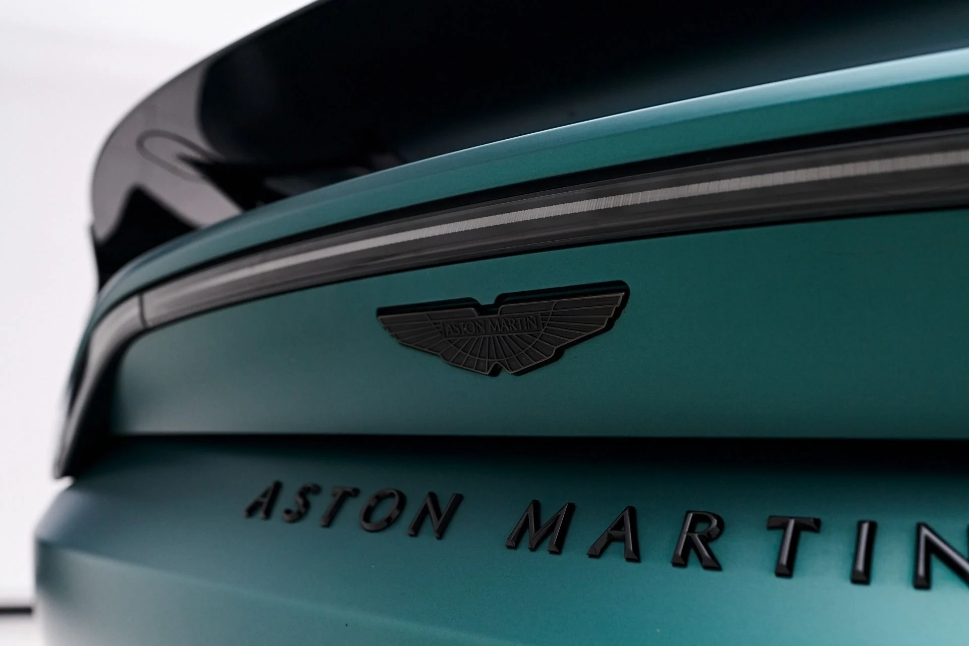 mph031_3960964723_Used_2023_Aston_Martin_Vantage_F1_Edition_1755655640_658e83ea1a