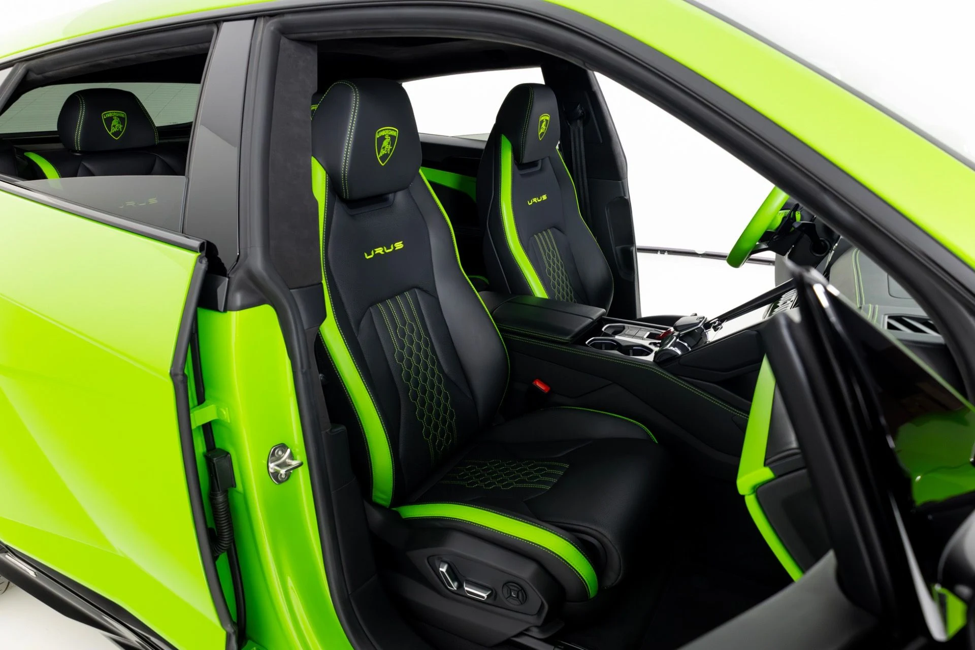 mph031_3964753438_Used_2023_Lamborghini_Urus_S_1769555052_b25d938d53