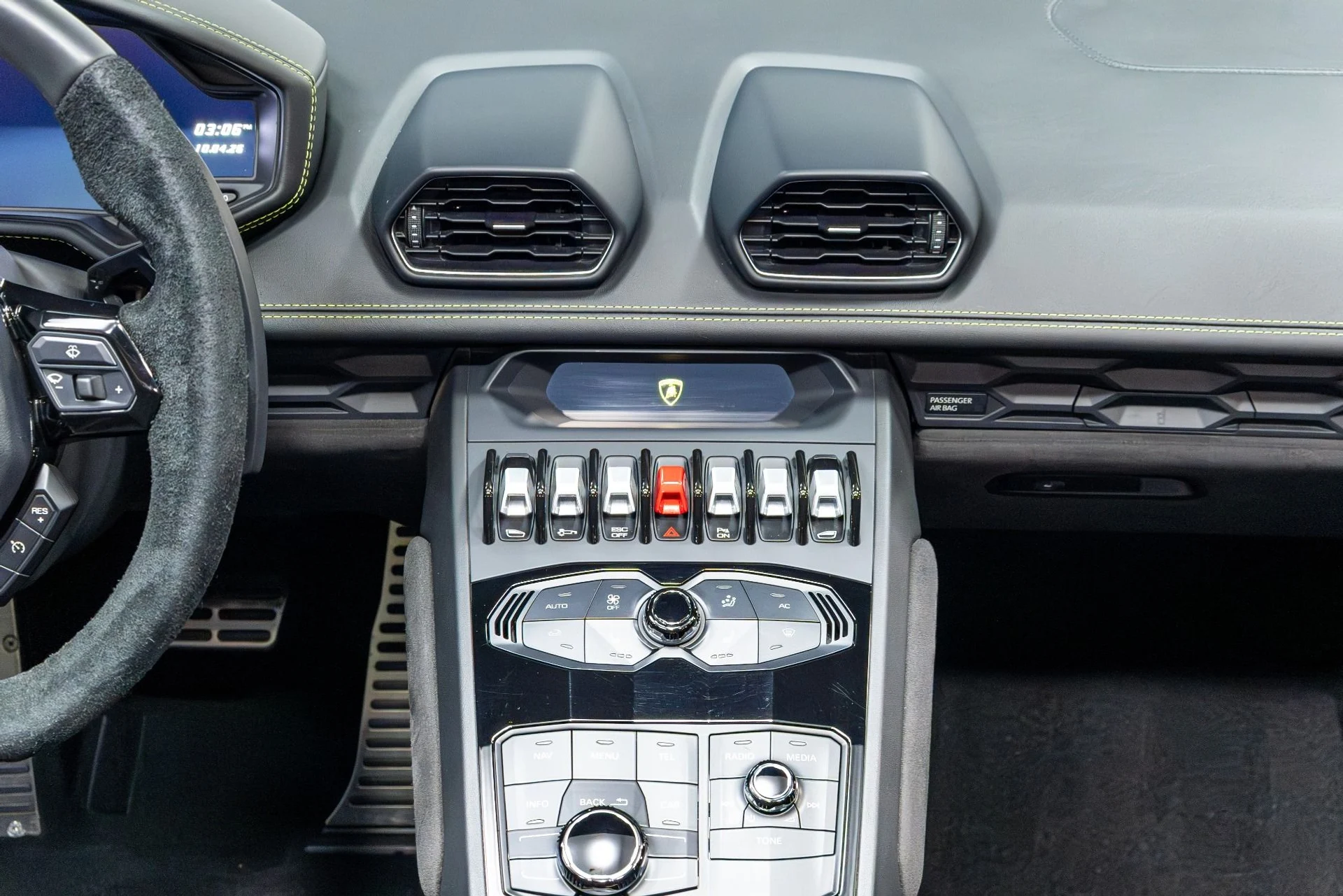 mph031_3974847288_Used_2017_Lamborghini_Huracan_1775865662_152d474a6c