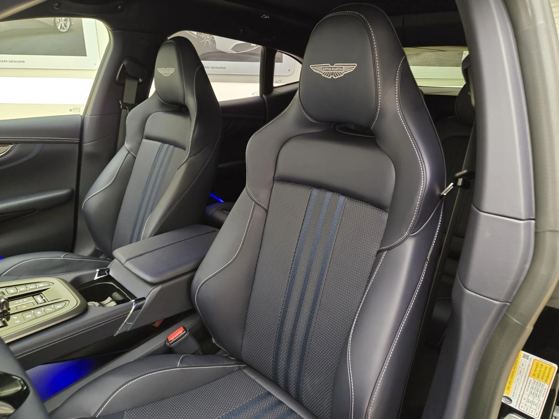 mph031_3975016522_New_2025_Aston_Martin_DBX_707_1753162634_8628fb4d41