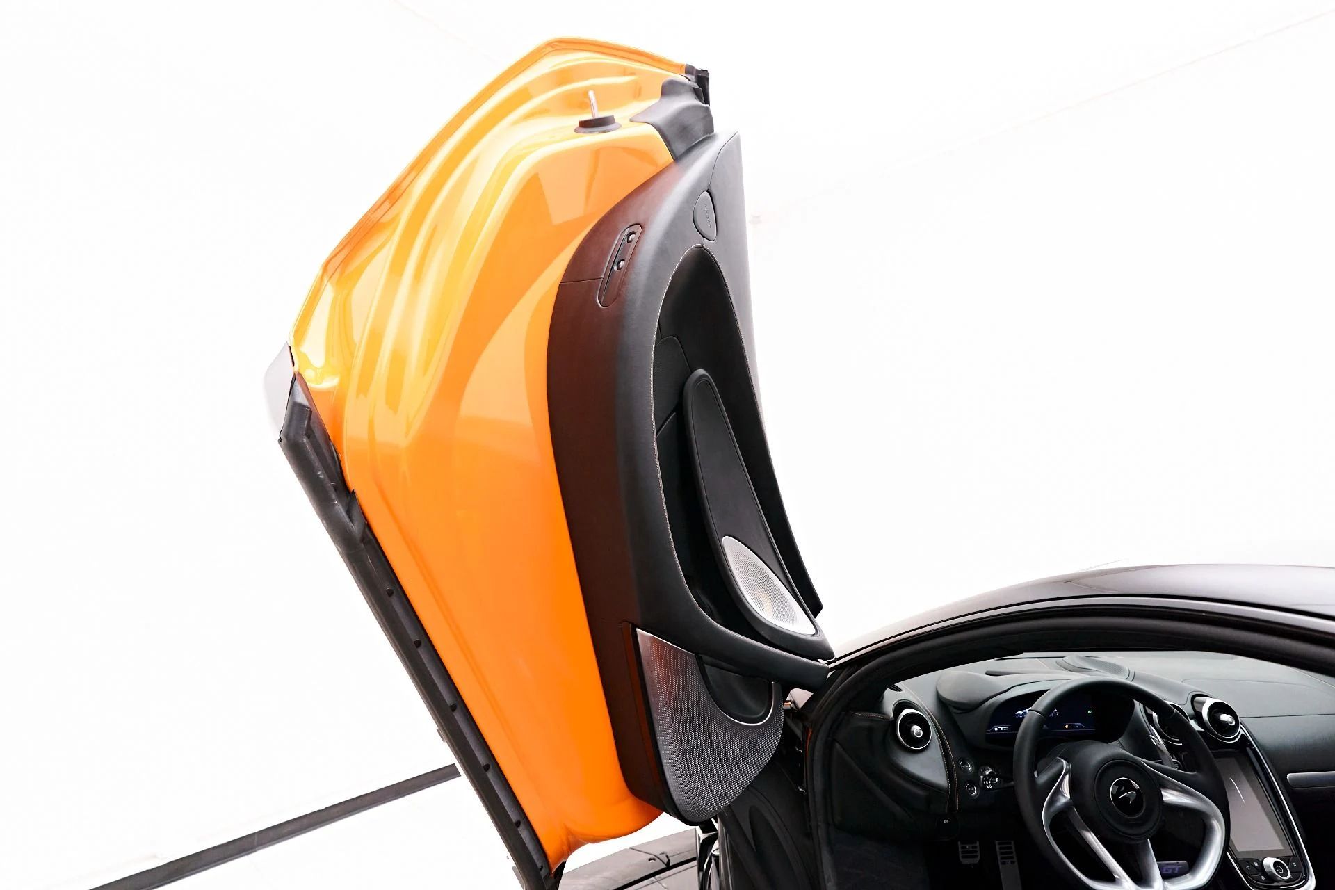 mph031_3976426290_Used_2023_Mc_Laren_GT_Base_1712094494_5ff6ba61dc