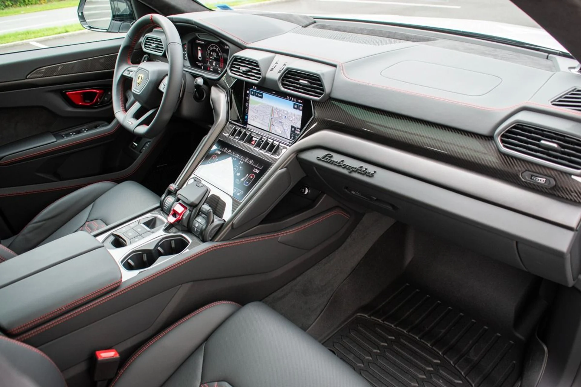 mph031_3982545353_Used_2024_Lamborghini_Urus_S_1736004526_6d7045153e