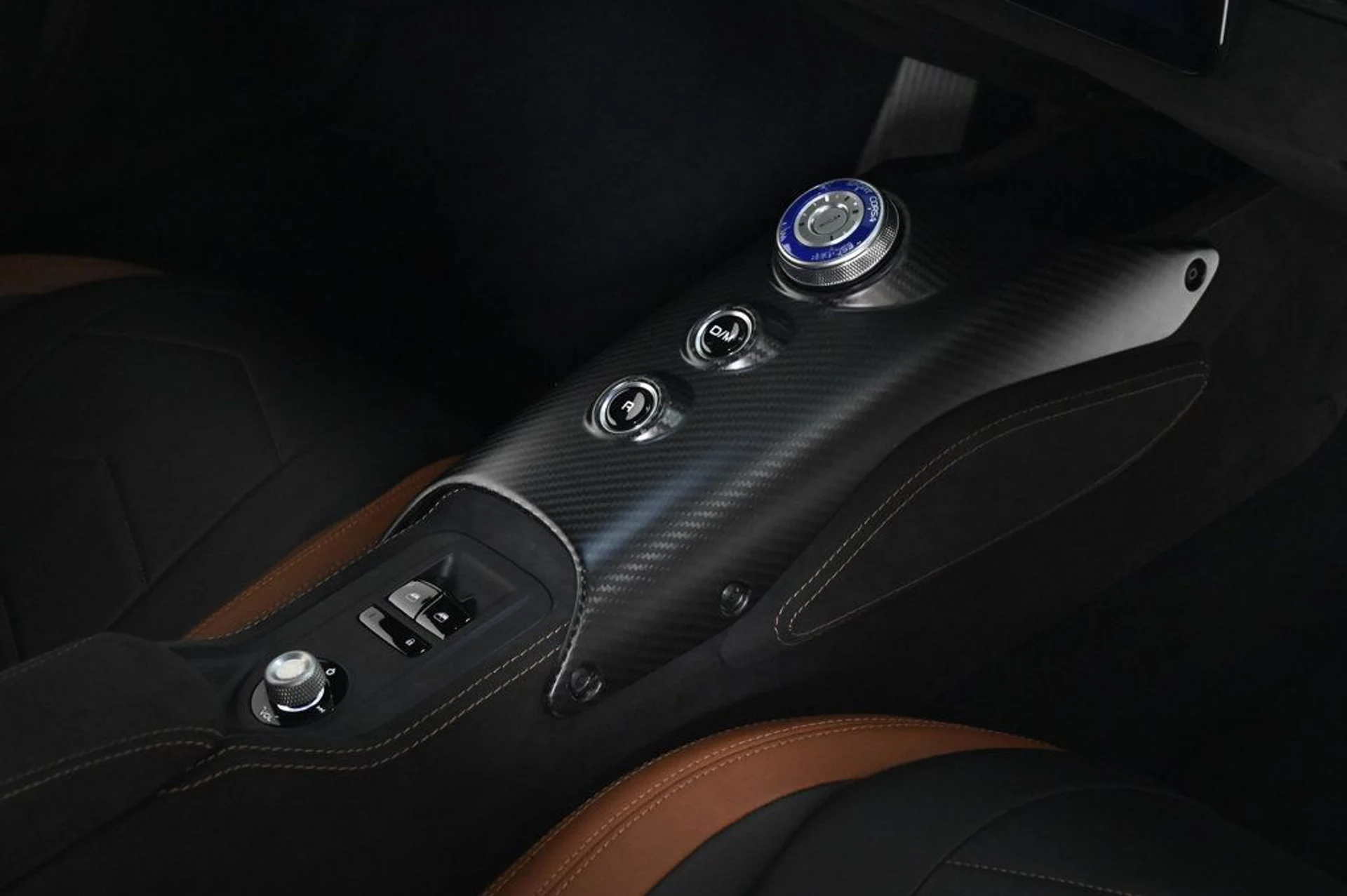 mph031_3993589388_used_2022_maserati_mc20_base_11350_22957730_31_1024_4d7f3e6a00