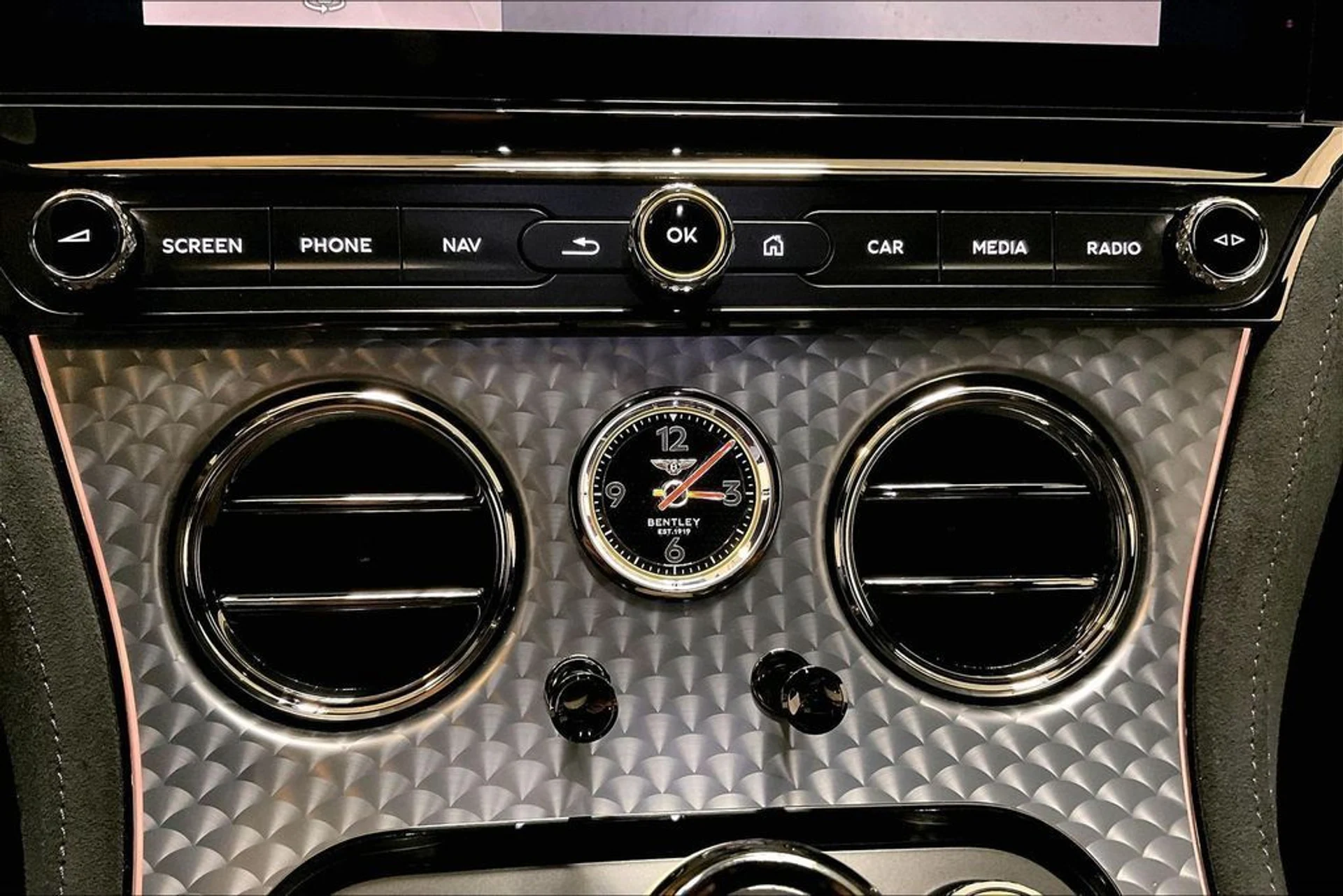 mph031_399391644_2686ccb46535da2badab002d1de8f11fx_caaf904490