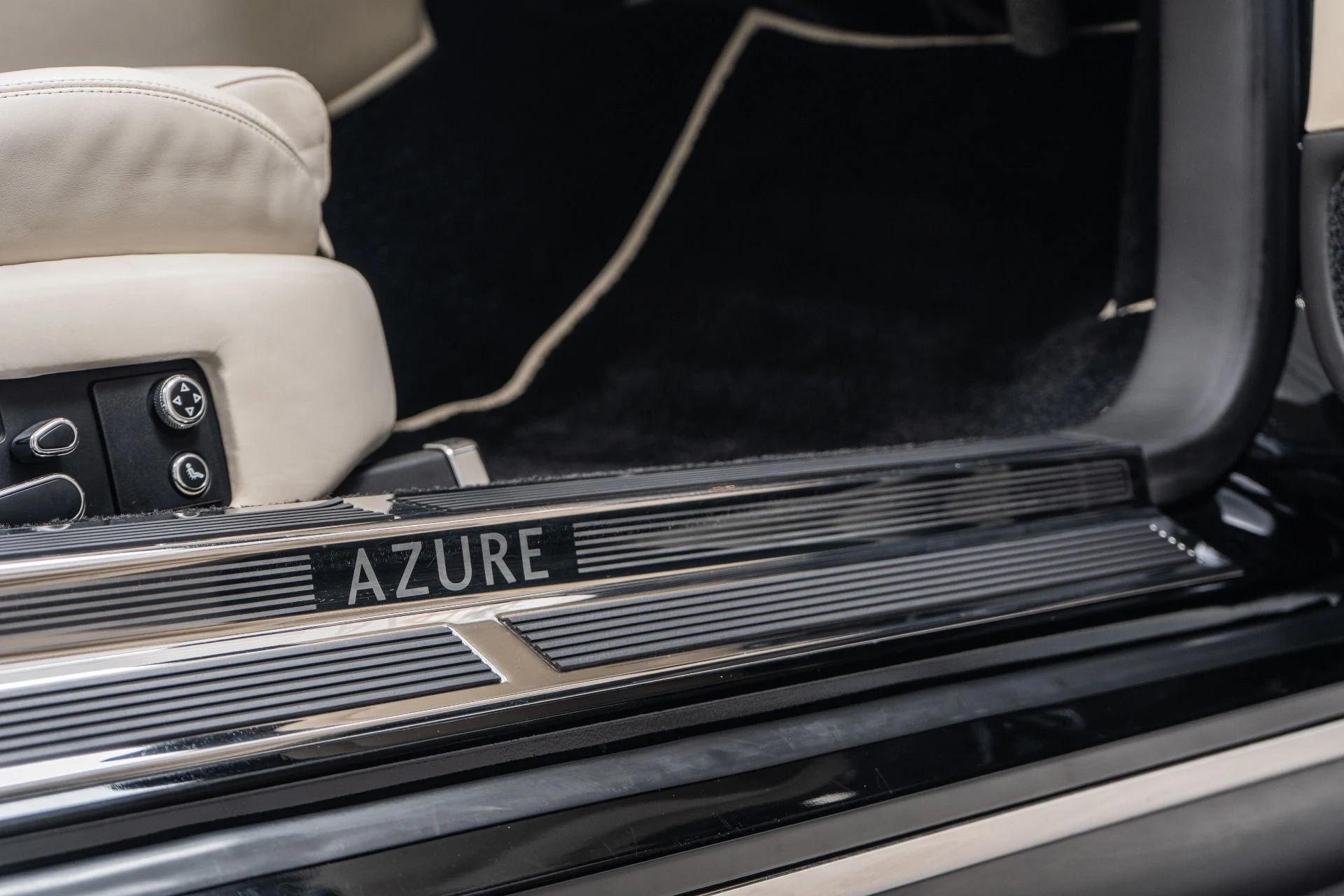 mph031_3995338437_Used_2009_Bentley_Azure_1776719869_1f5514e5a0