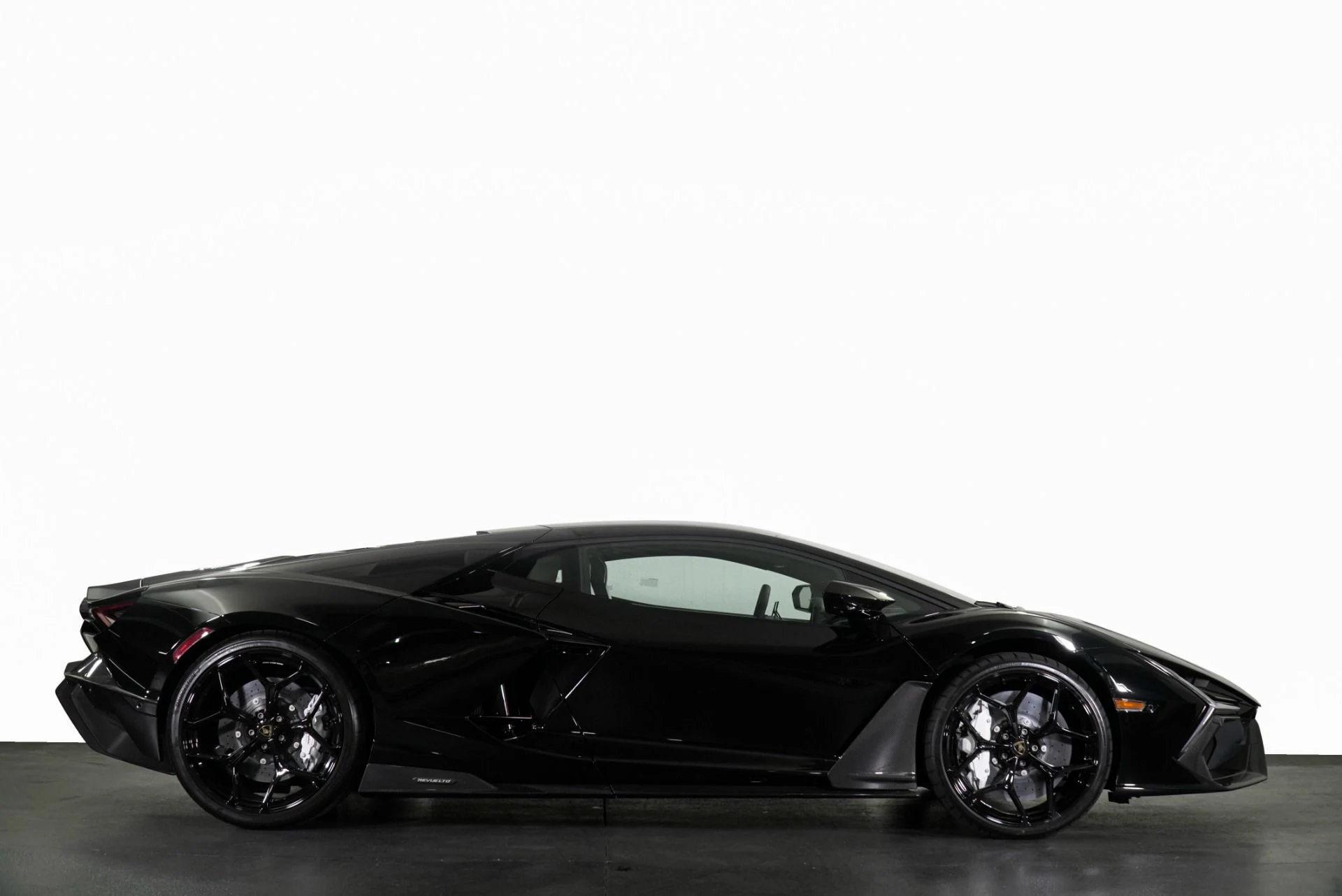 mph031_401054574_New_2026_Lamborghini_Revuelto_1776293855_77c9063c60