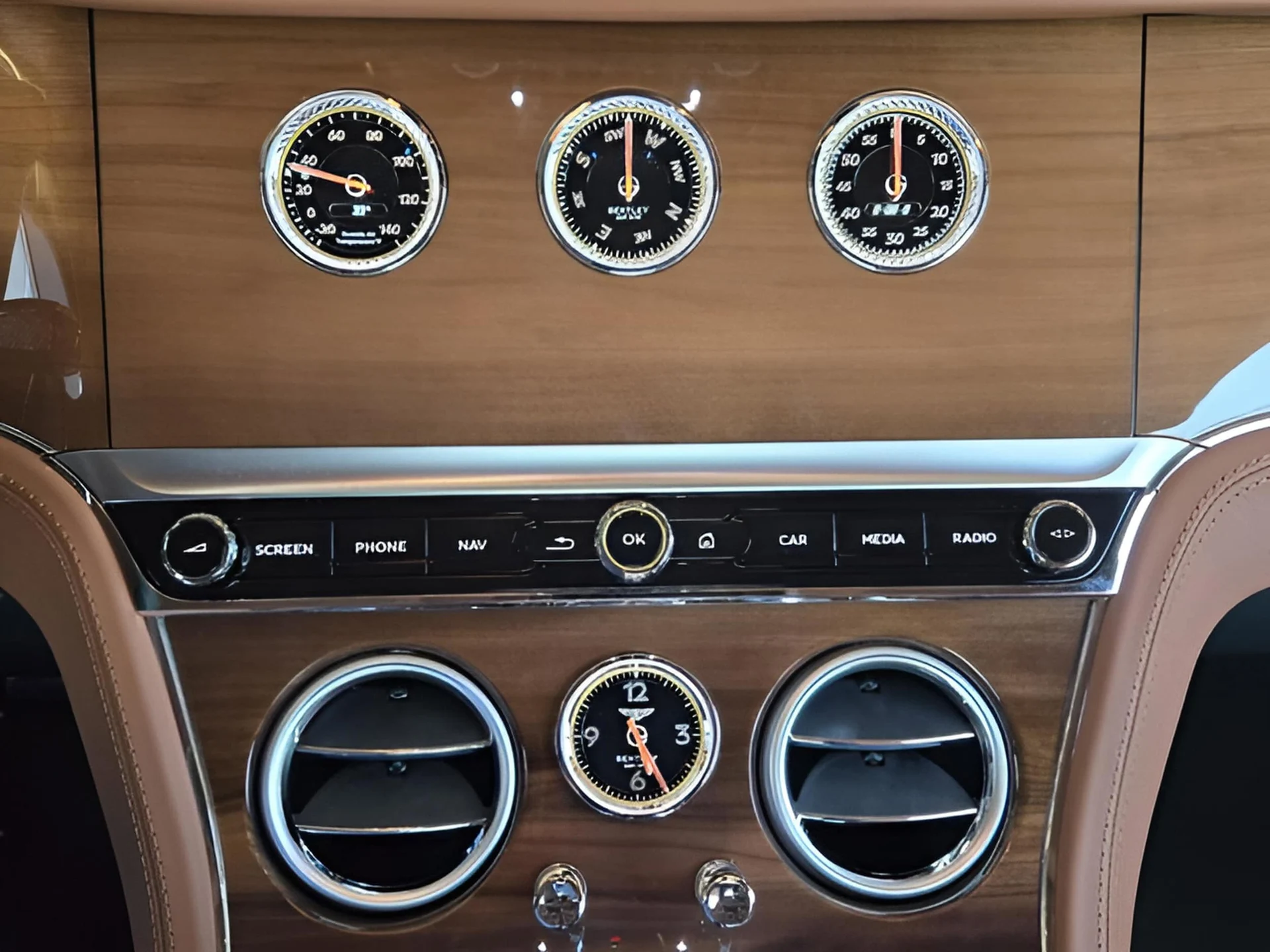 mph031_4010598800_2b32bb1a1098d6e7fbb1c8836a1de99dx_7c790b0a81