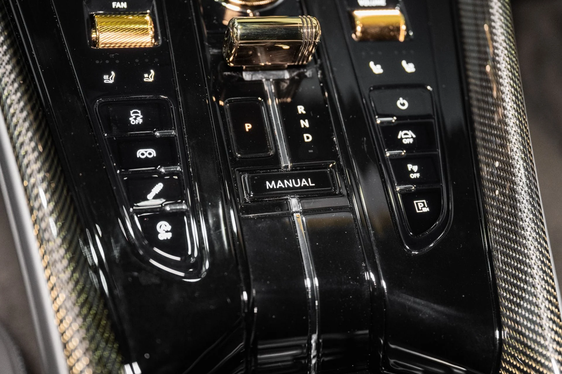 mph031_4014157953_New_2026_Aston_Martin_DB_12_Gold_Finger_V8_1764191230_687c2a5833