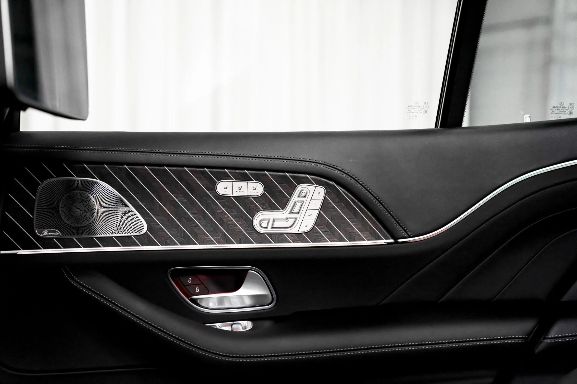 mph031_4032803033_Used_2025_Mercedes_Benz_Mercedes_Maybach_GLS_600_4_MATIC_1762198640_86700f56ce