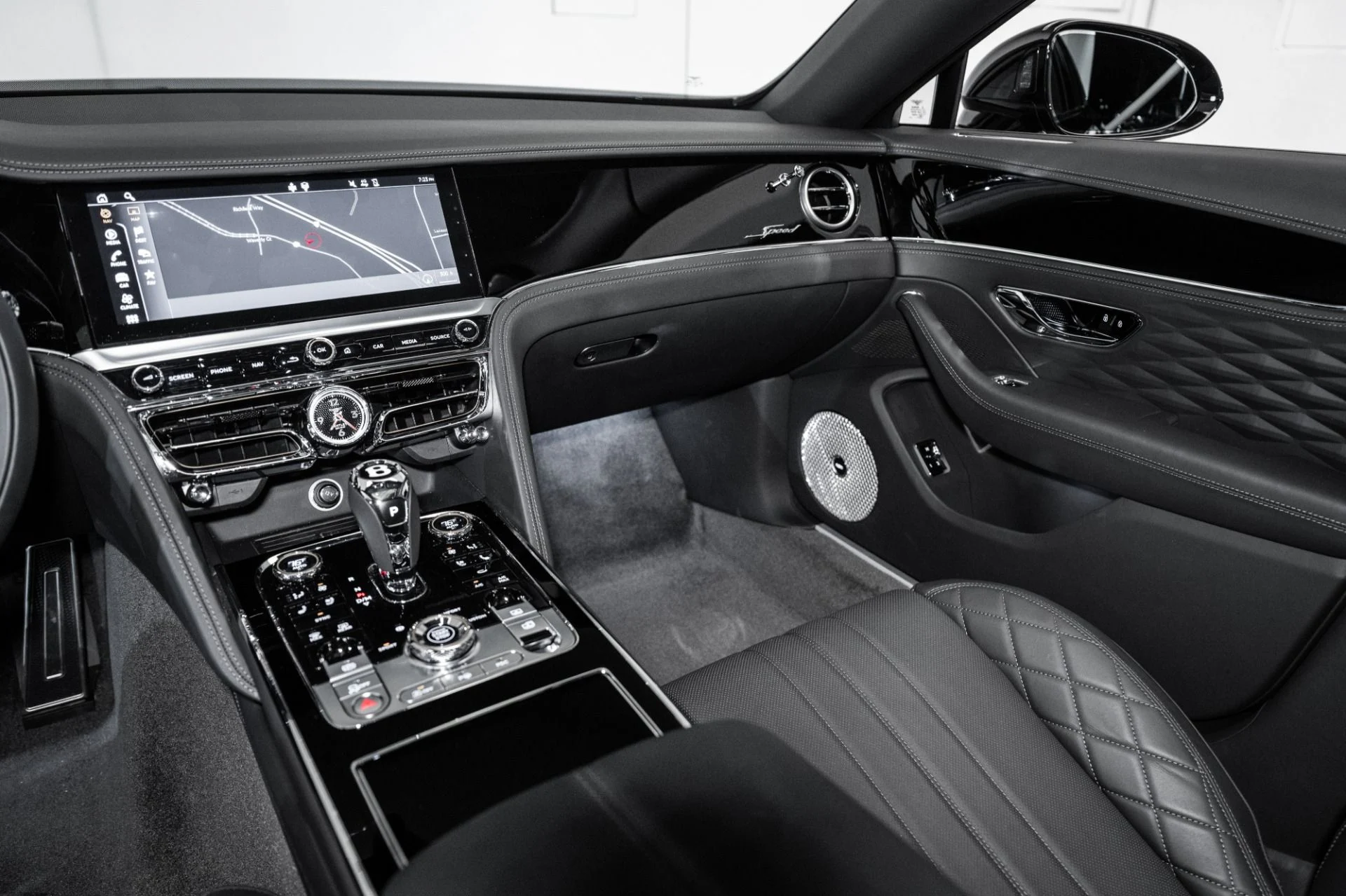 mph031_4039656346_Used_2024_Bentley_Flying_Spur_Speed_1741190012_9f07158ad0