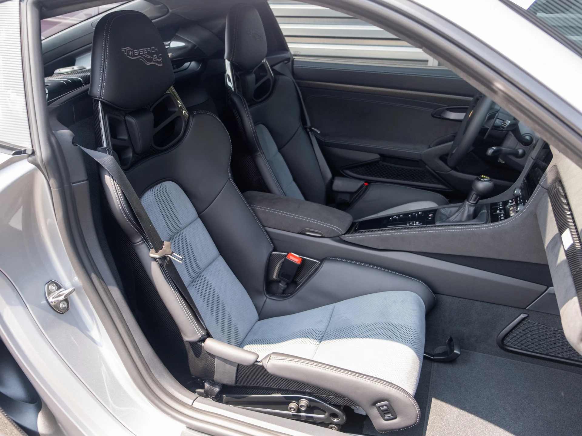 mph031_404447401_32_0728a1f36c