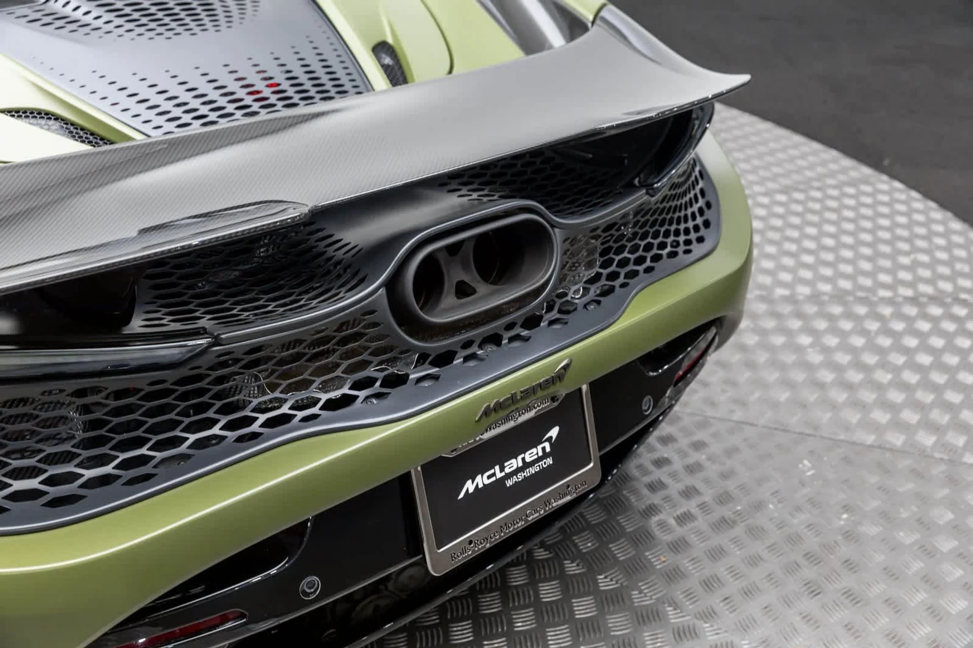 mph031_404885797_32_71f0aa741f