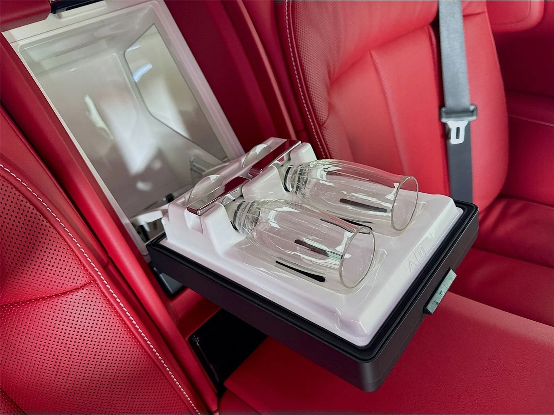 mph031_4050966997_2a8102d91ac240c0edb5cdc70186dc54x_d67874893d