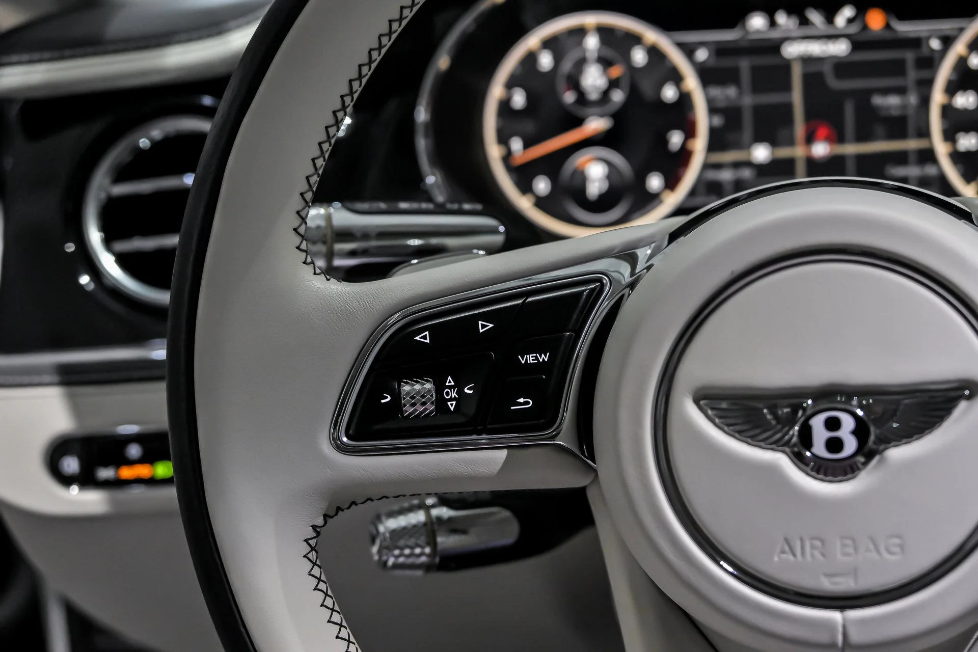 mph031_4059145027_Used_2021_Bentley_Flying_Spur_V8_1765794825_3185d4e603