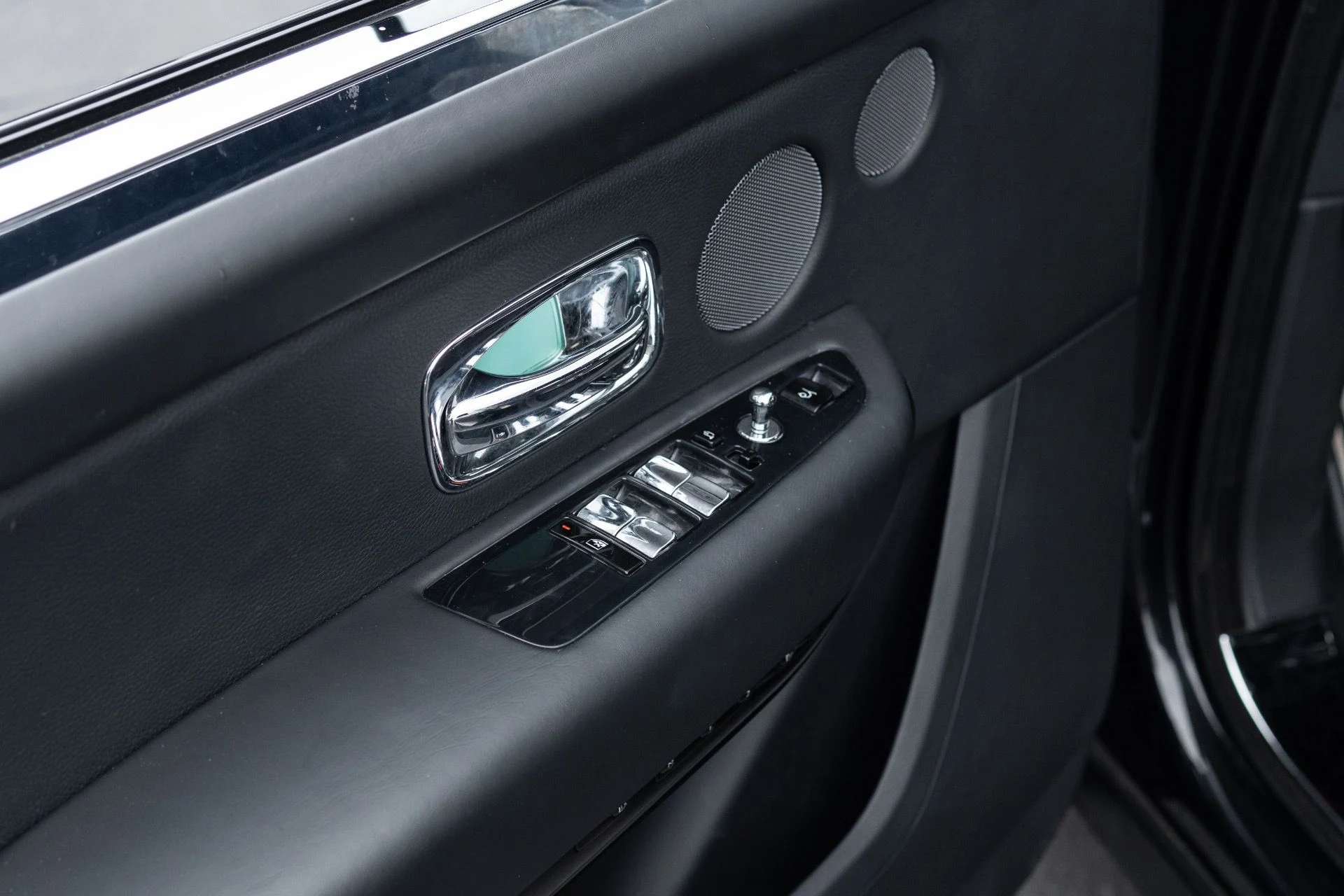 mph031_406127025_Used_2020_Rolls_Royce_Cullinan_1775753700_161806ba96