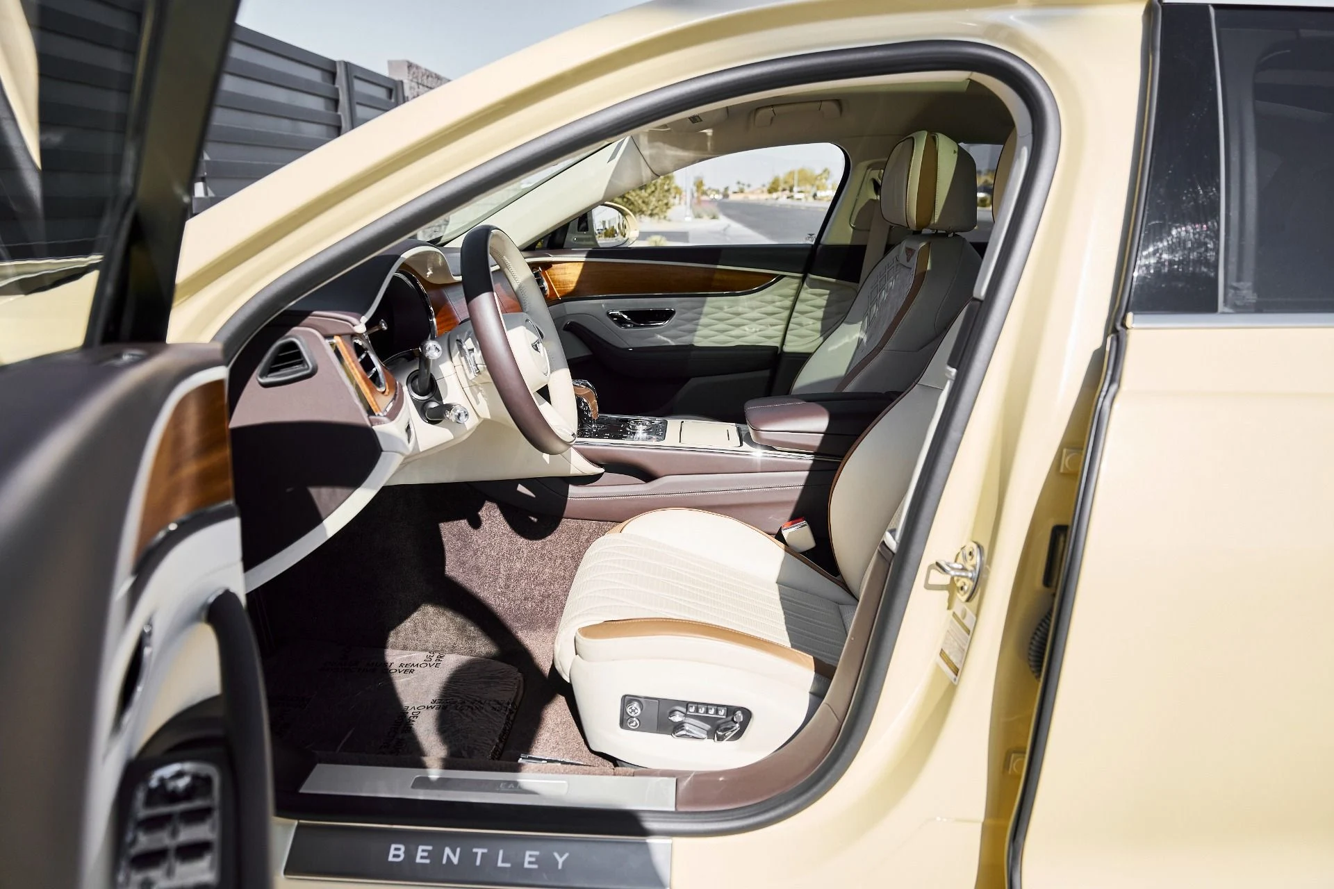 mph031_4062123187_Used_2023_Bentley_Flying_Spur_Hybrid_Odyssean_Edition_1770692458_80031f37d3